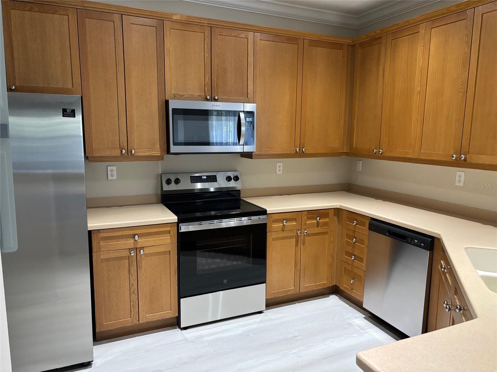 LAKESIDE/LKS/WINDERMERE - Residential Lease