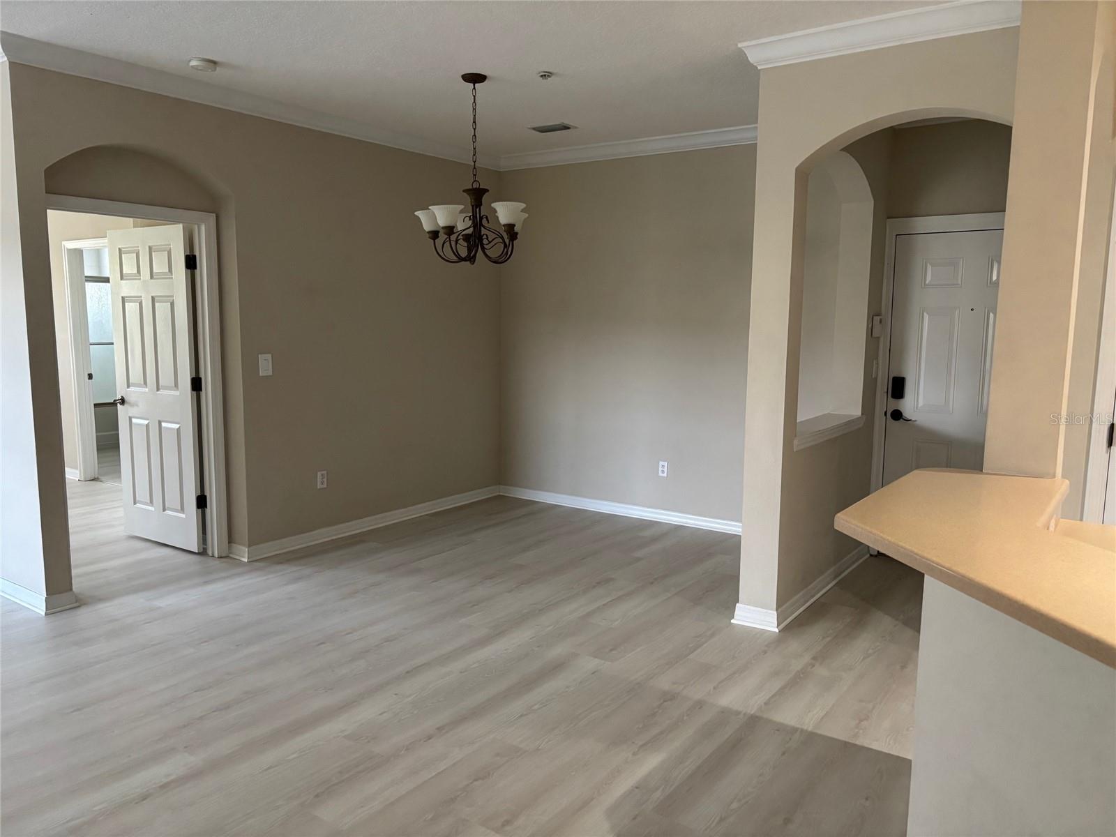 LAKESIDE/LKS/WINDERMERE - Residential Lease