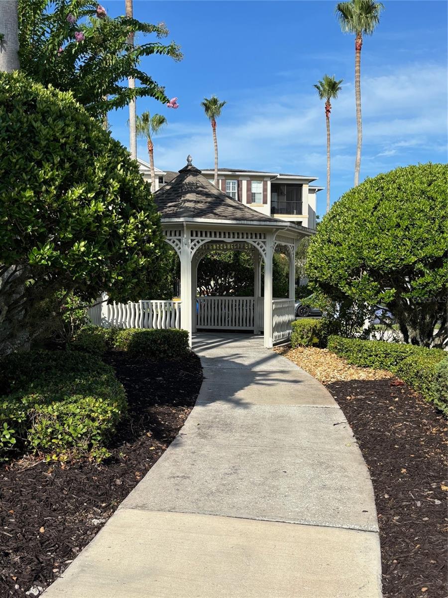 LAKESIDE/LKS/WINDERMERE - Residential Lease