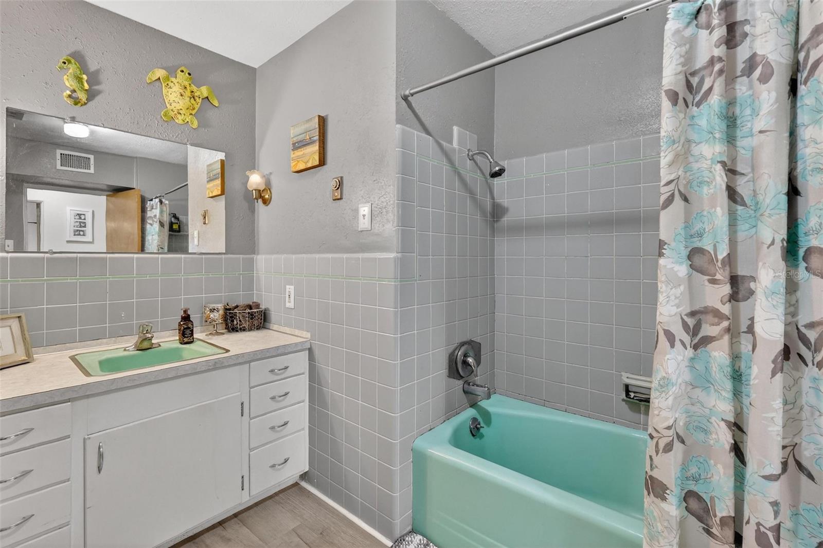 SILVER BEACH HEIGHTS - Residential