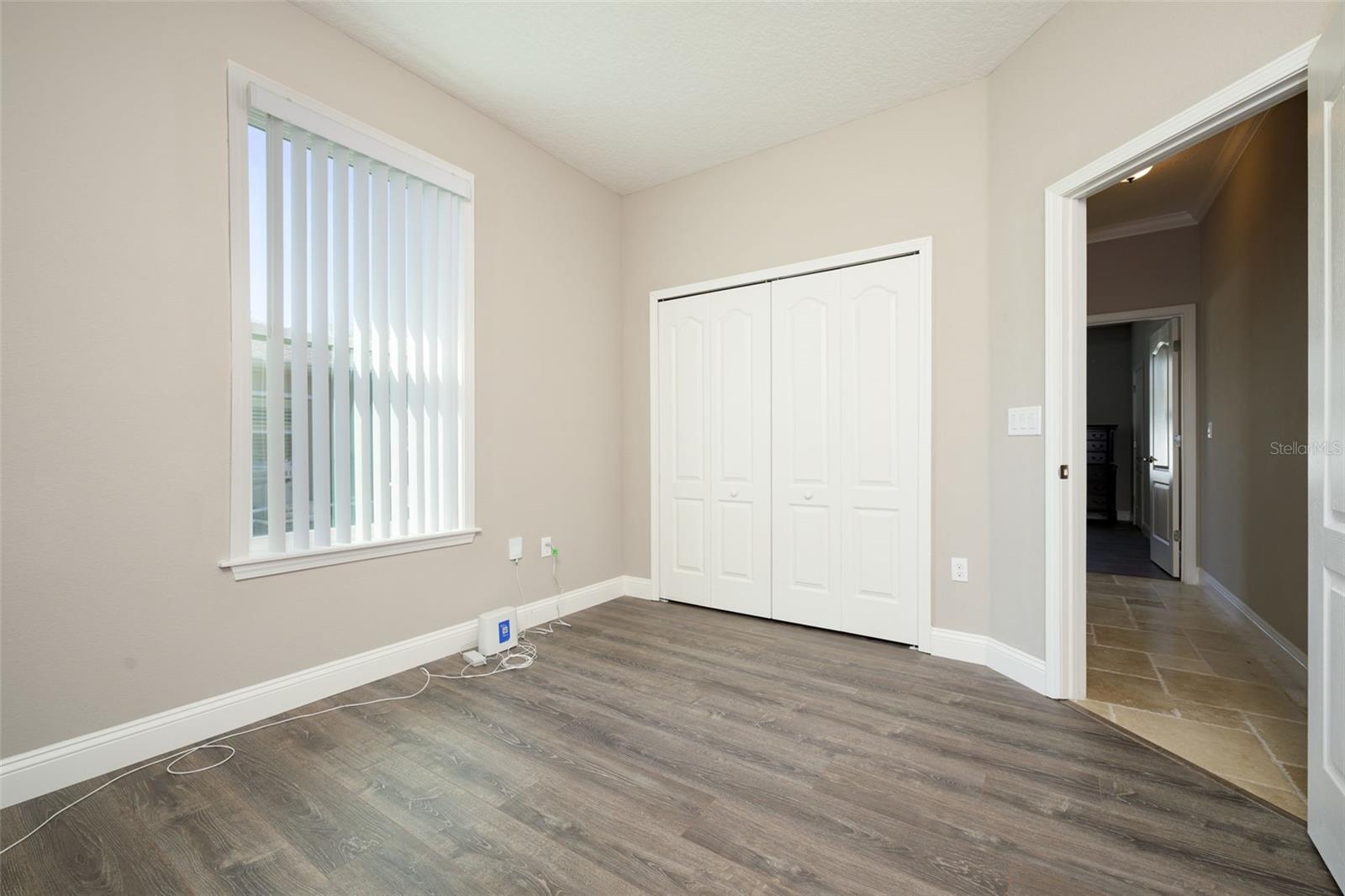 LAKE SUCCESS - Residential