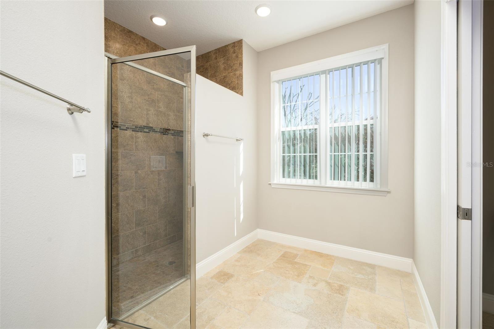 LAKE SUCCESS - Residential