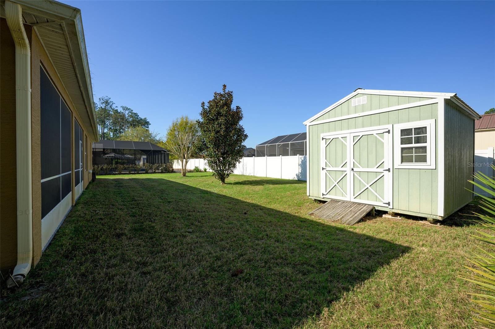 LAKE SUCCESS - Residential