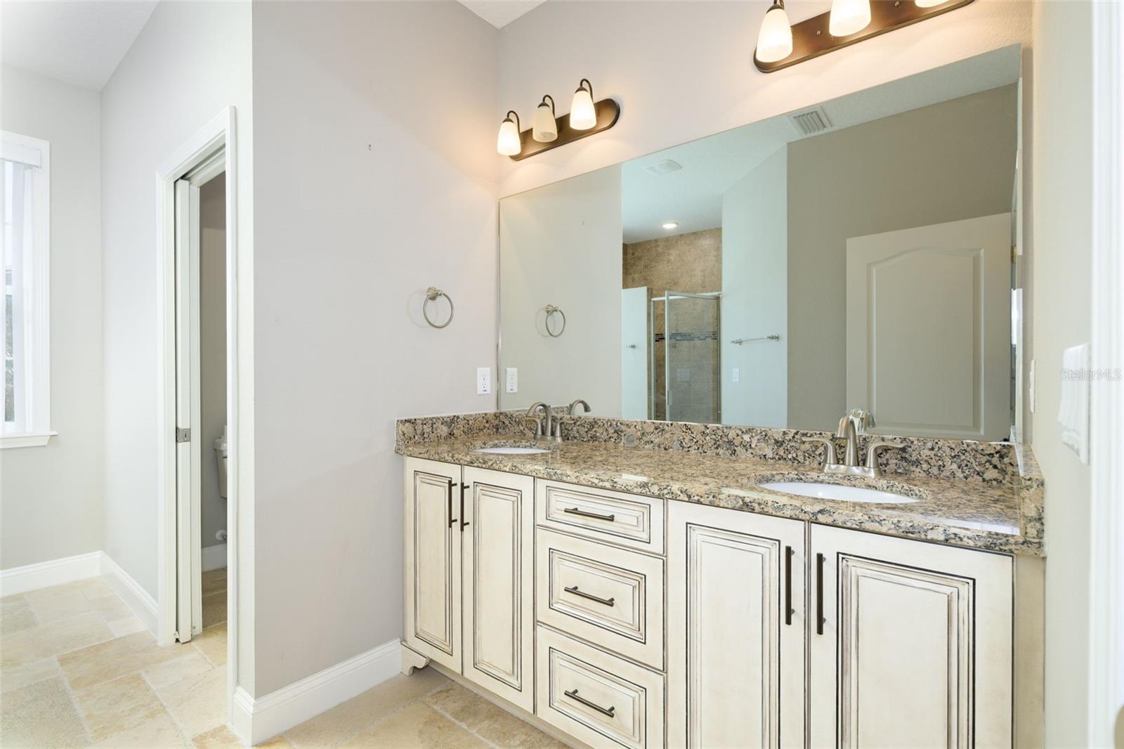 LAKE SUCCESS - Residential