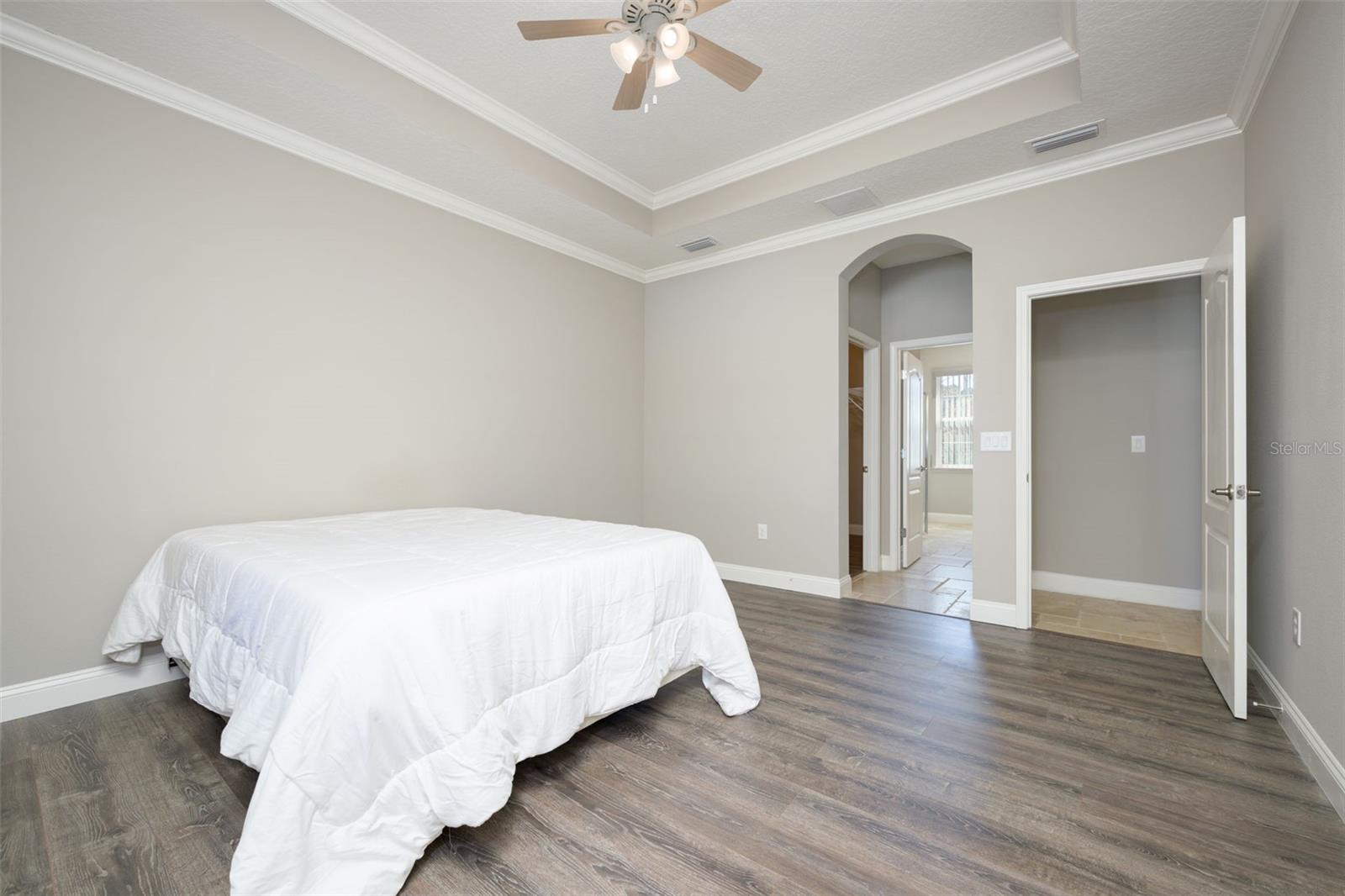 LAKE SUCCESS - Residential