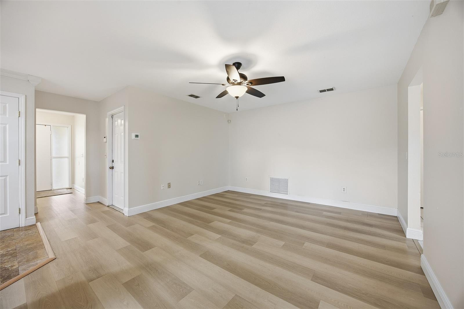 PRIMA VISTA - Residential