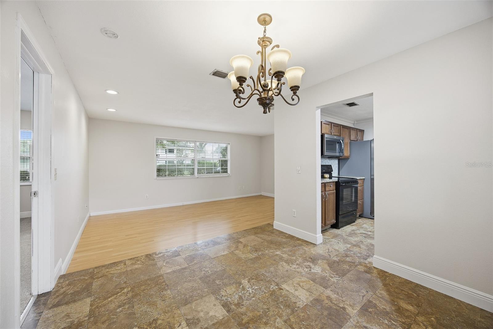 PRIMA VISTA - Residential