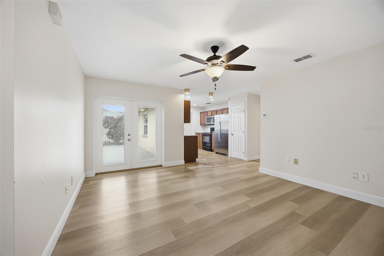 PRIMA VISTA - Residential