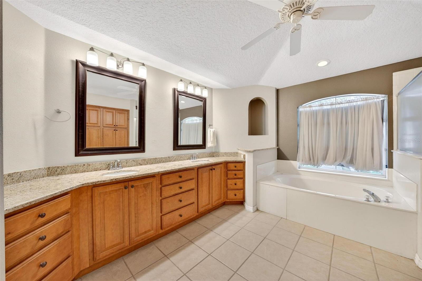 WOODBRIDGE LAKES UNIT 2C - Residential