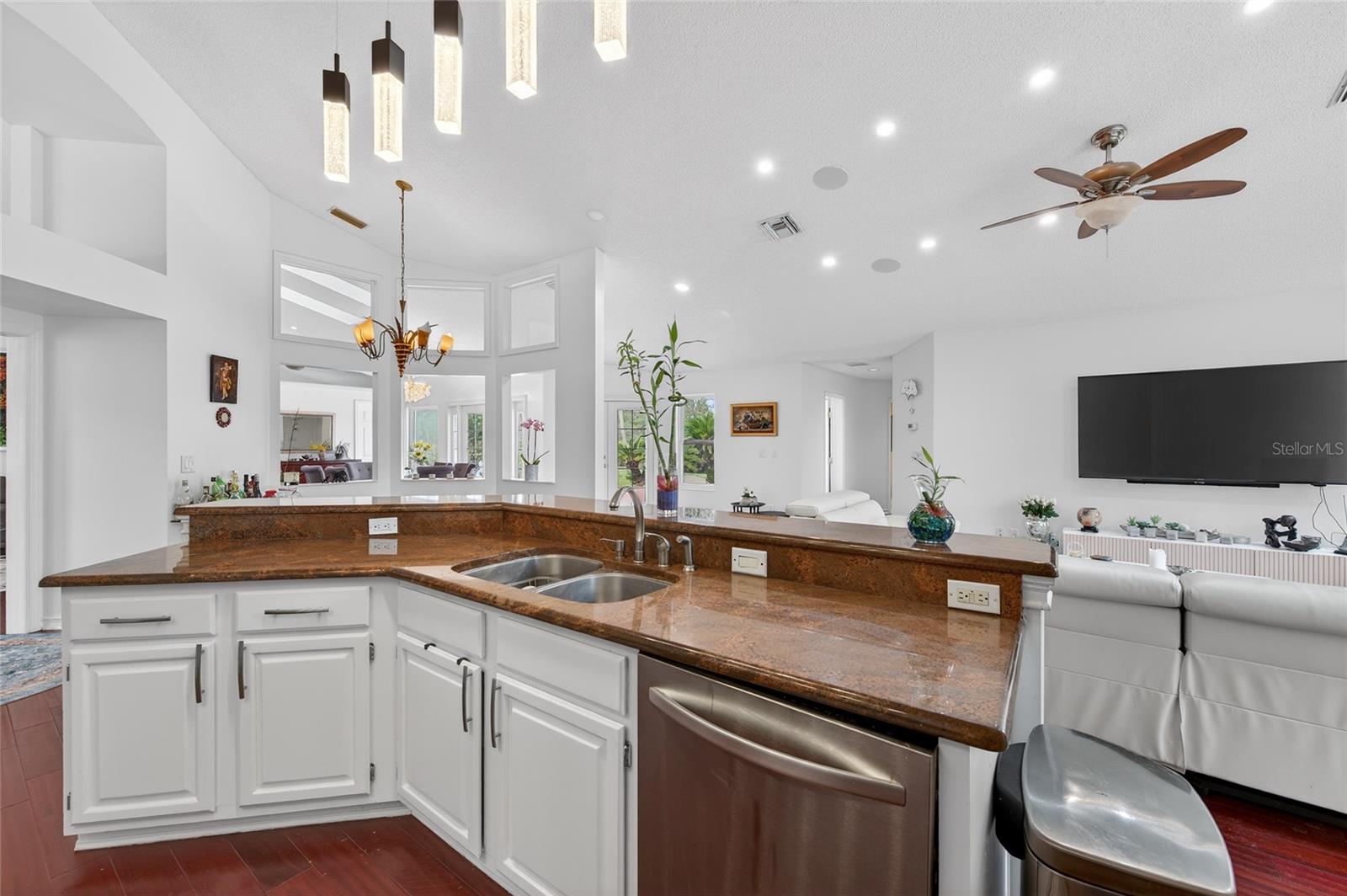 BREAKAWAY TRAILS - Residential