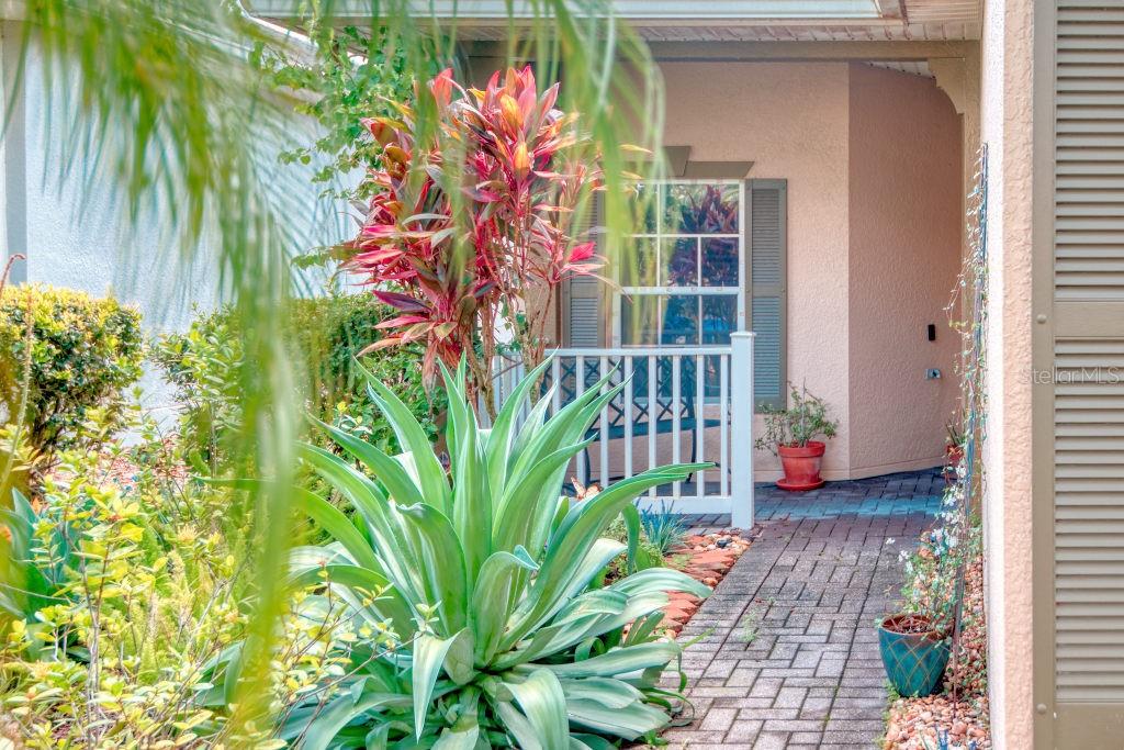 142 LARGO DR