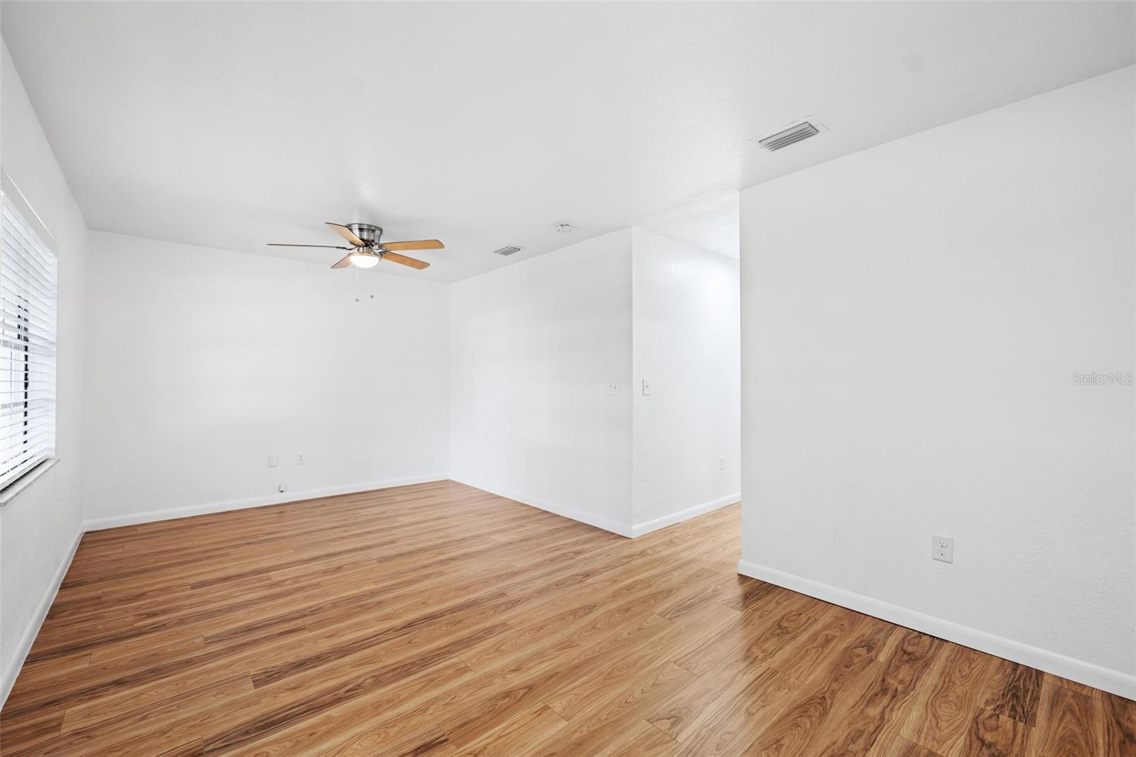 3330-3332 W HEITER STREET