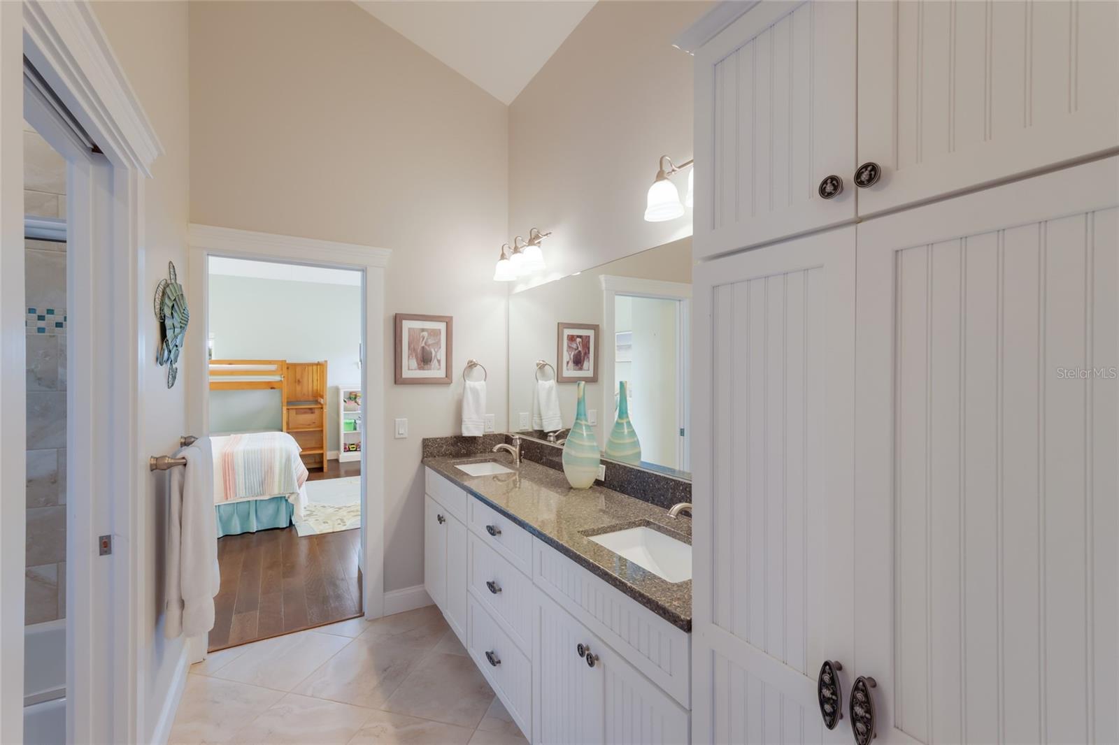 HOLMES GULF TO BAY DEV - Residential