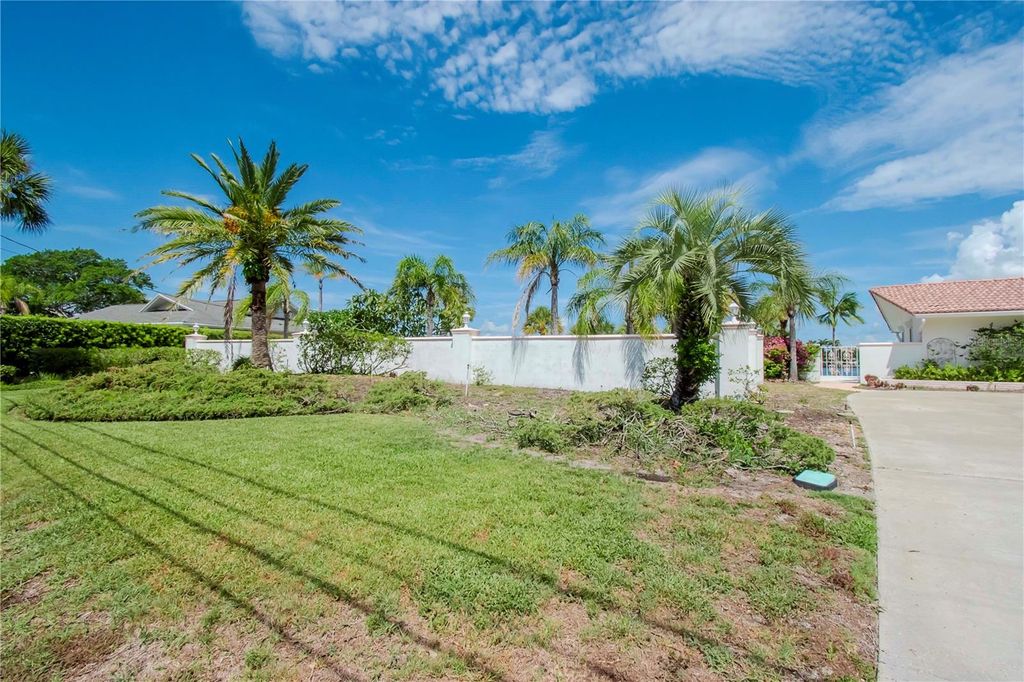 Photo of Dolphin Boulevard S, St Petersburg, FL 33707 (MLS # U8250544)