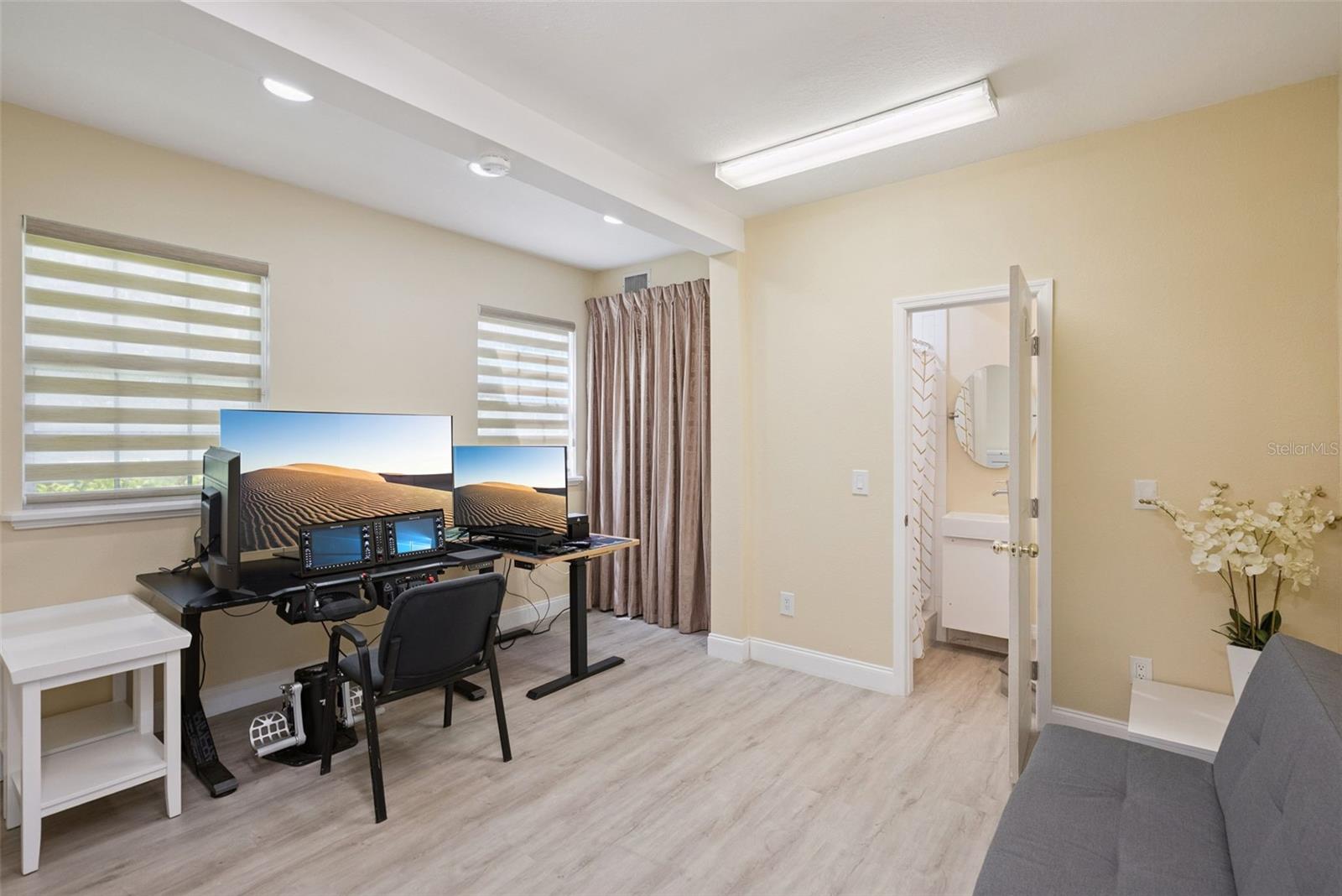 MARKHAM WOODS CORRIDOR - Residential