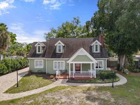 Photo of 7754 Westmoreland Drive, Sarasota, FL 34243 (MLS # A4665876)