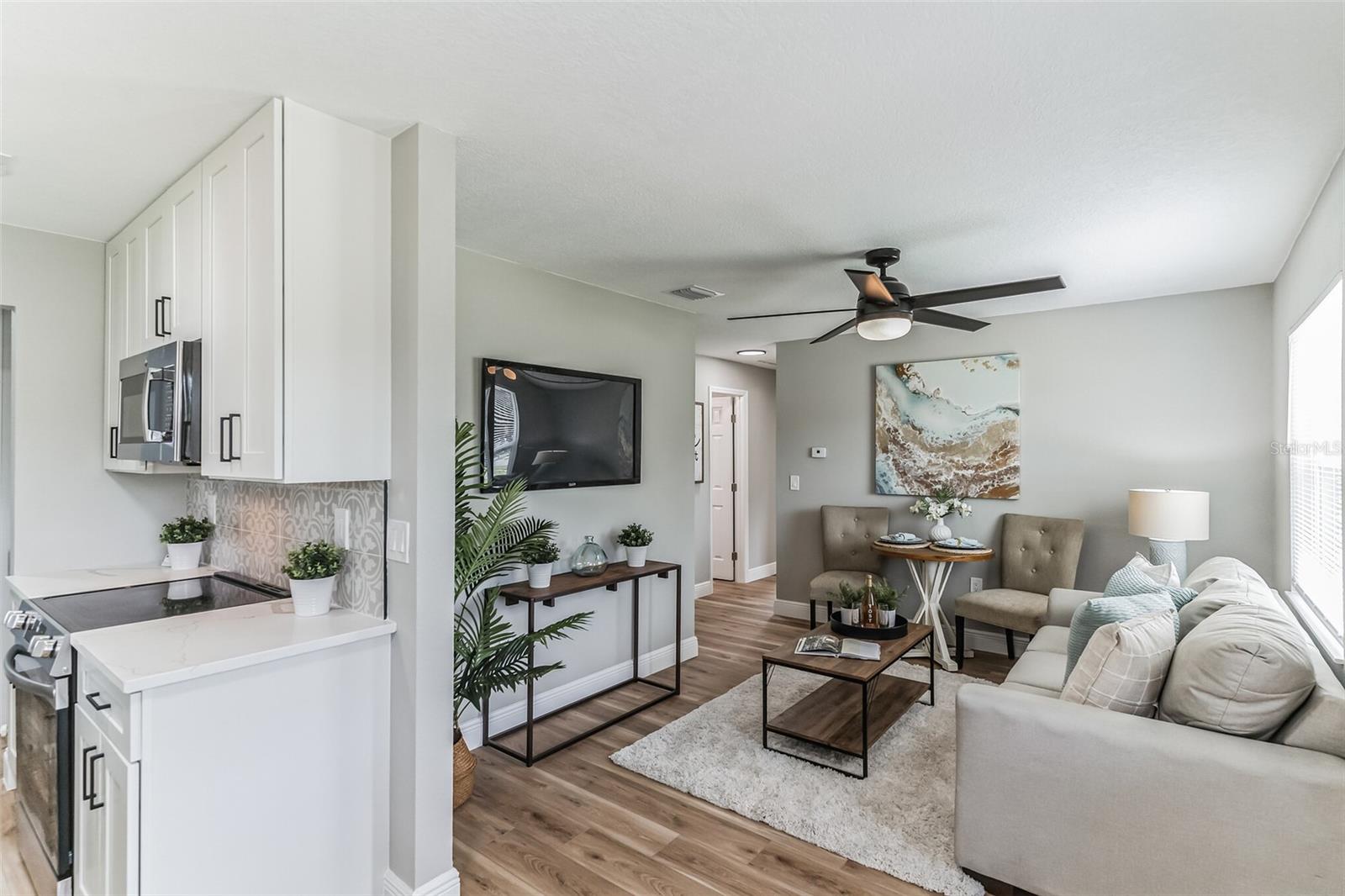 ACADEMY MANOR UNIT 01 - Residential