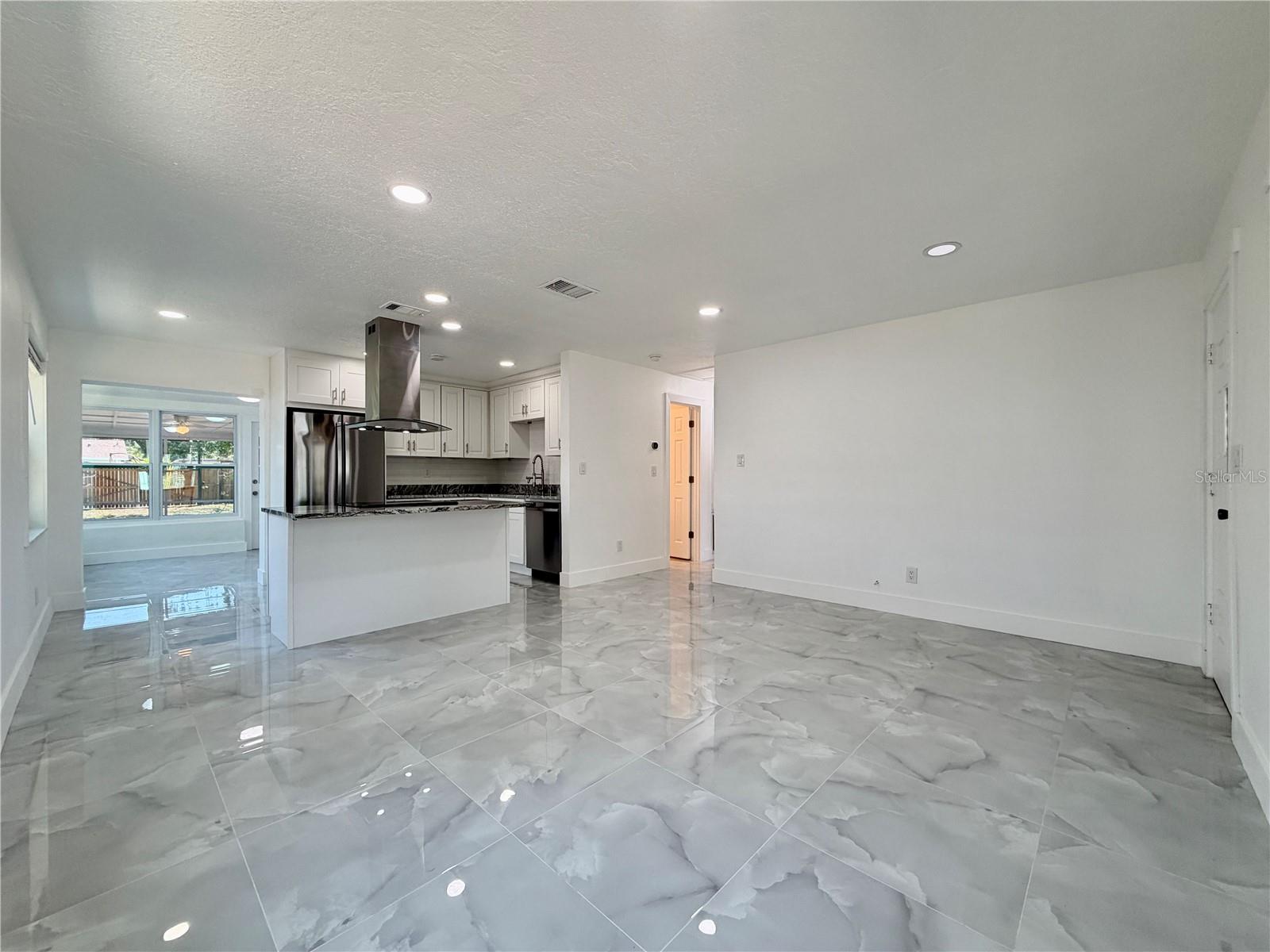 NORTH ST PETERSBURG - Residential