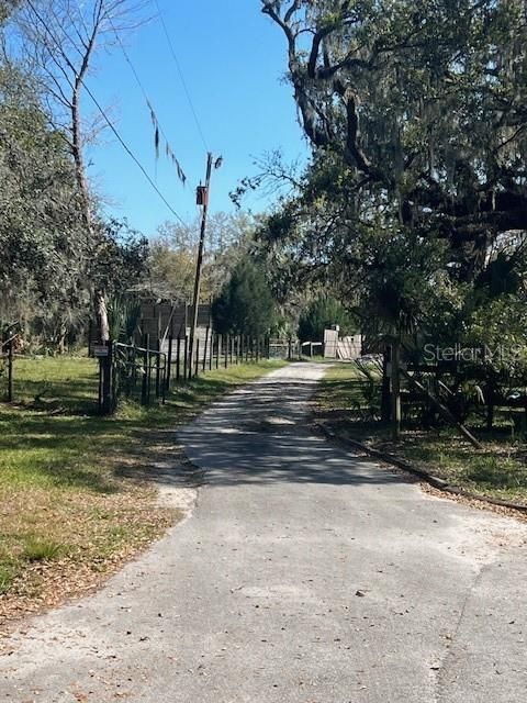 485 DICKSON AVENUE OSTEEN FL 32764