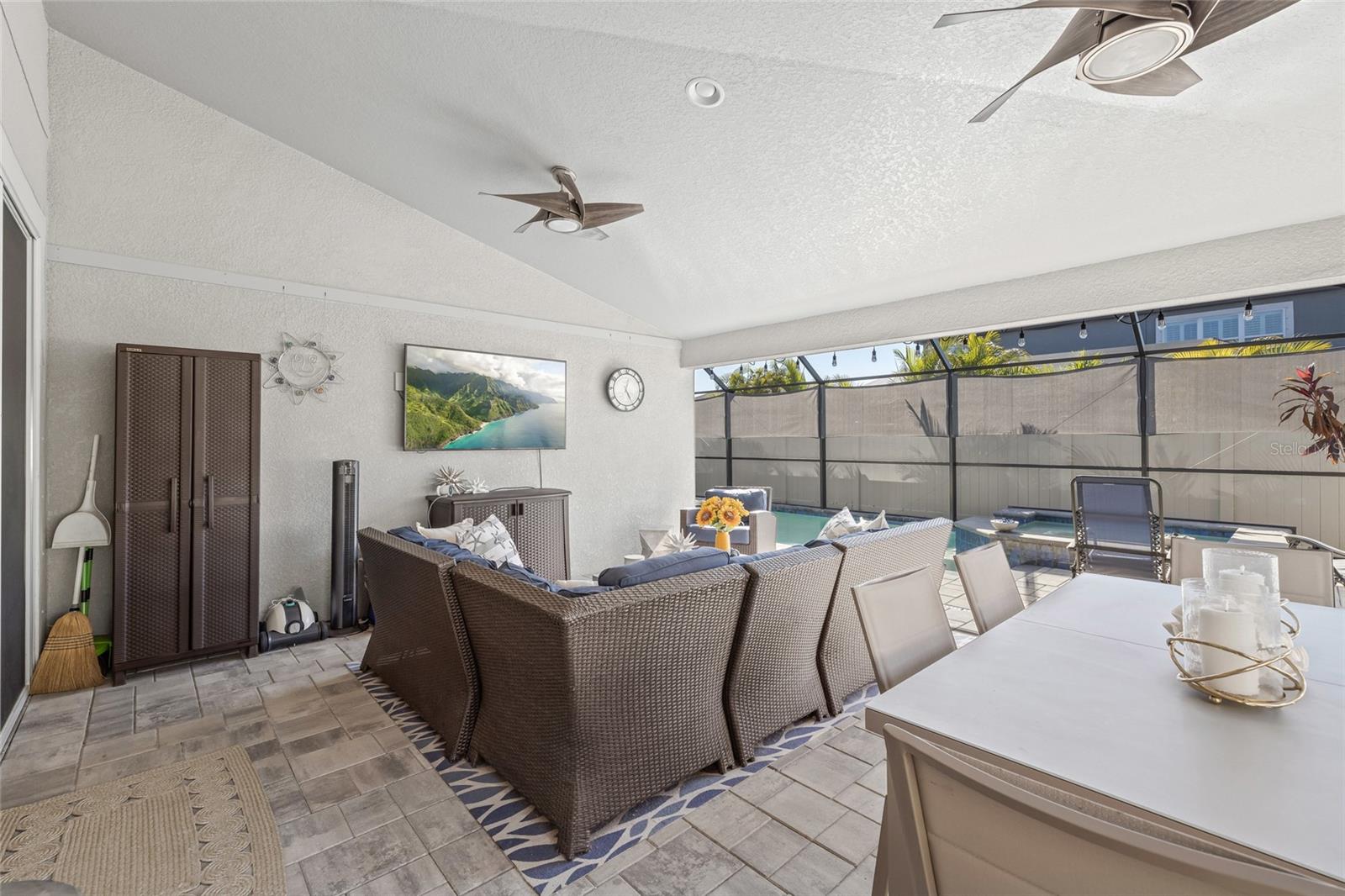 CARROLLWOOD LNDGS PH 2 - Residential