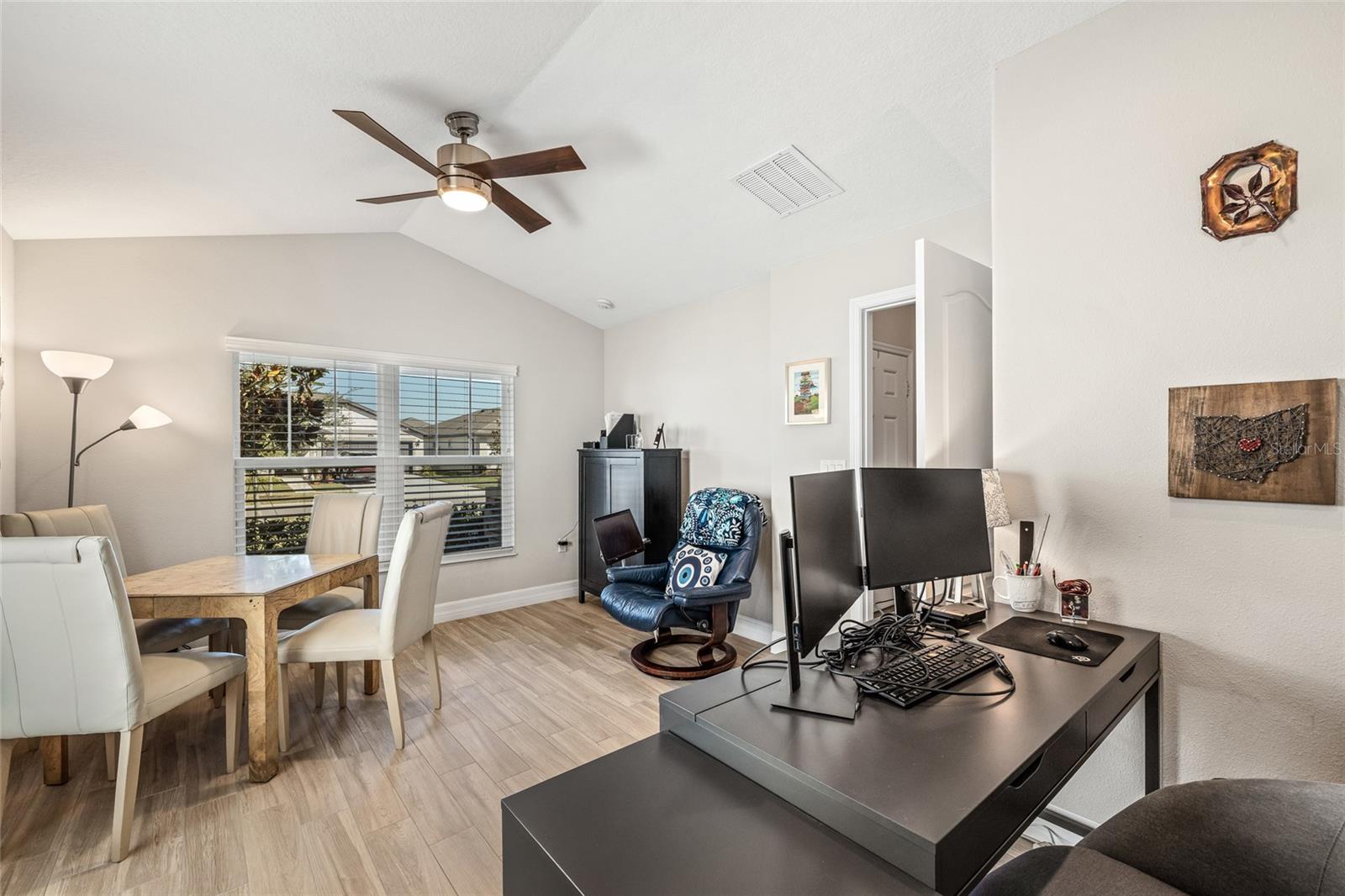 CARROLLWOOD LNDGS PH 2 - Residential