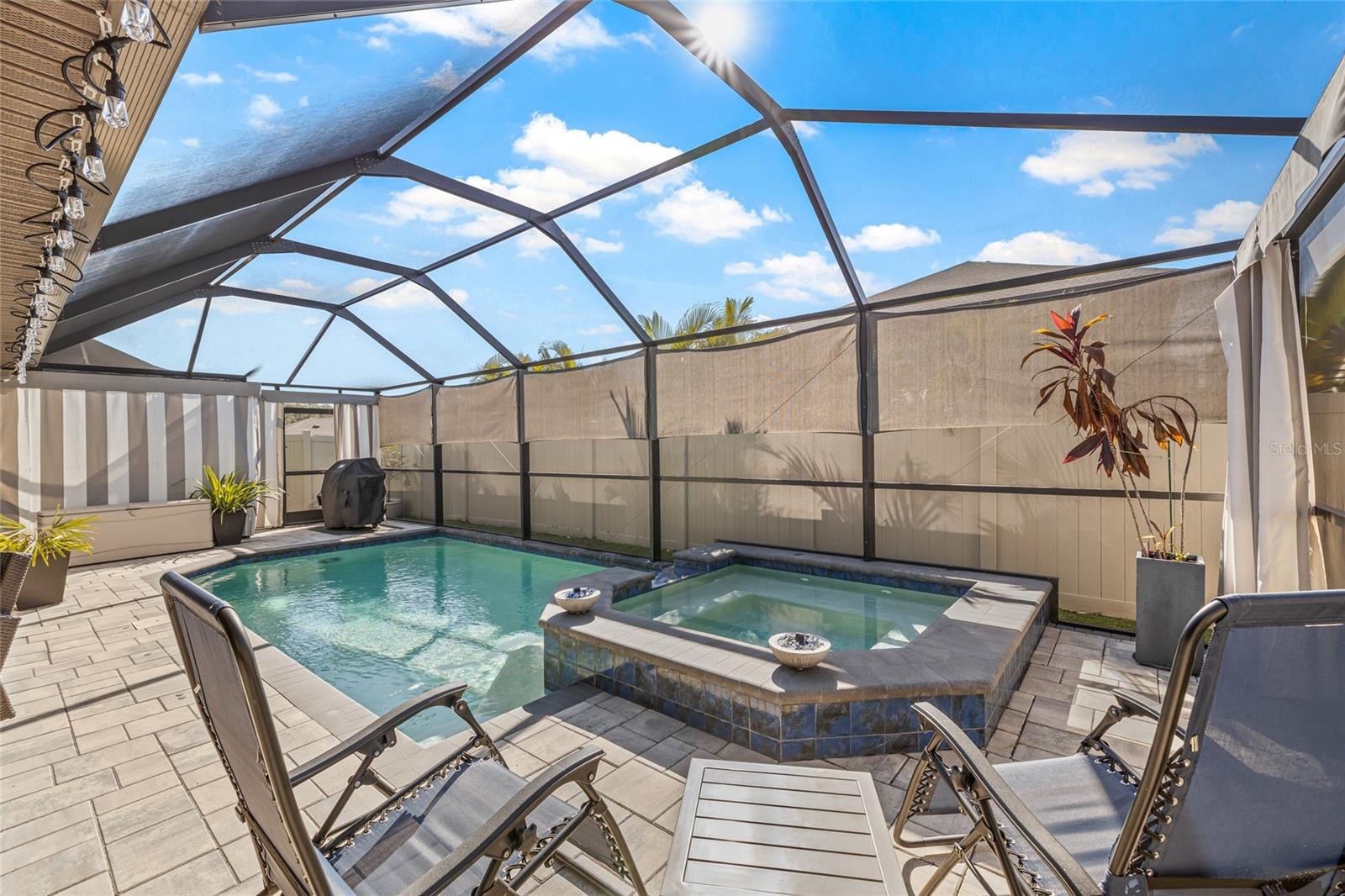 CARROLLWOOD LNDGS PH 2 - Residential