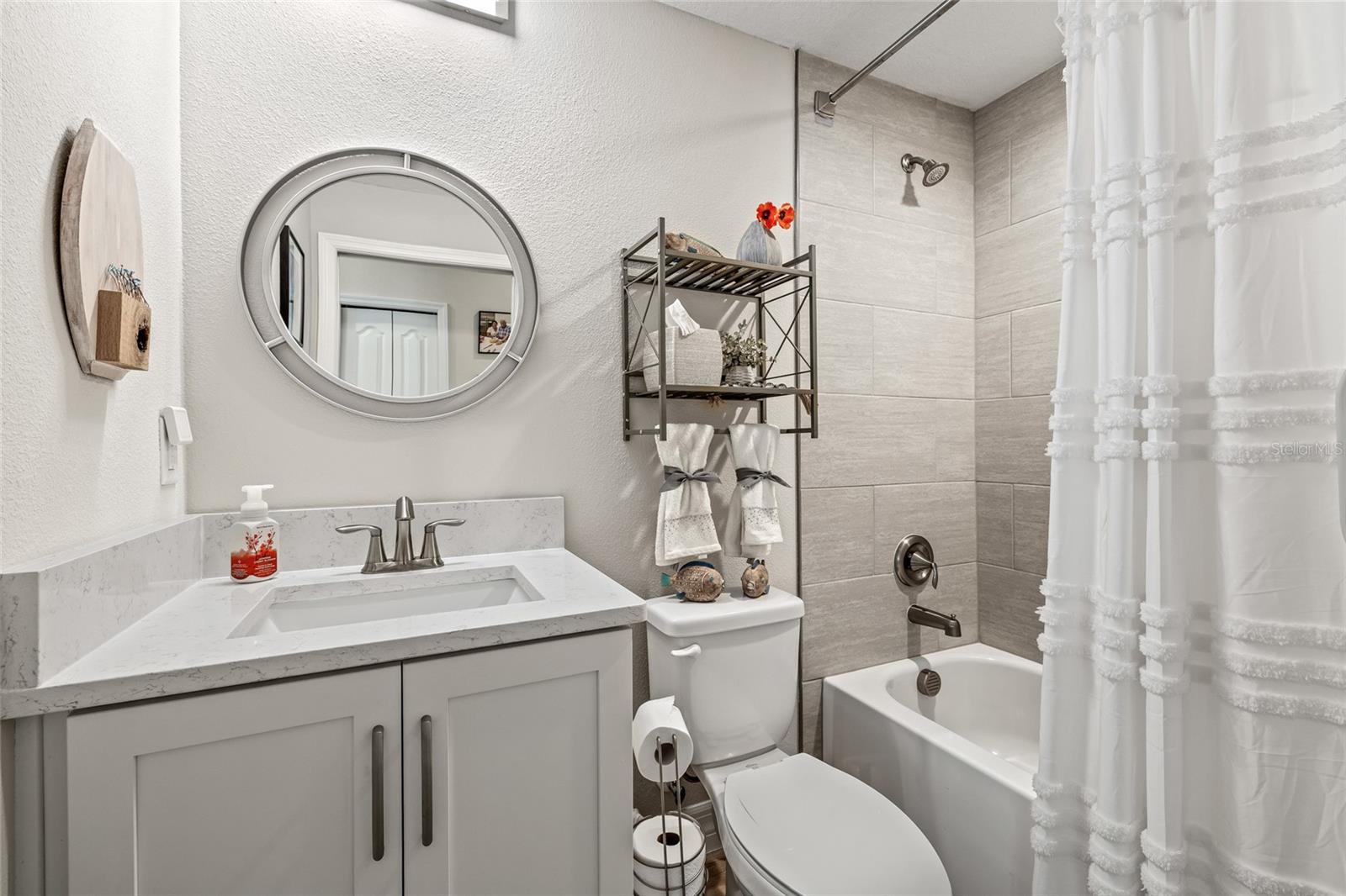 CARROLLWOOD LNDGS PH 2 - Residential