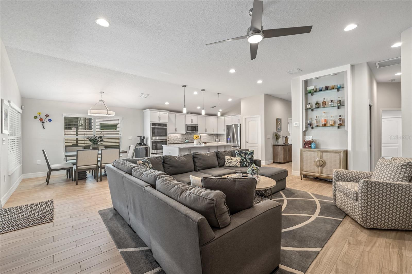 CARROLLWOOD LNDGS PH 2 - Residential