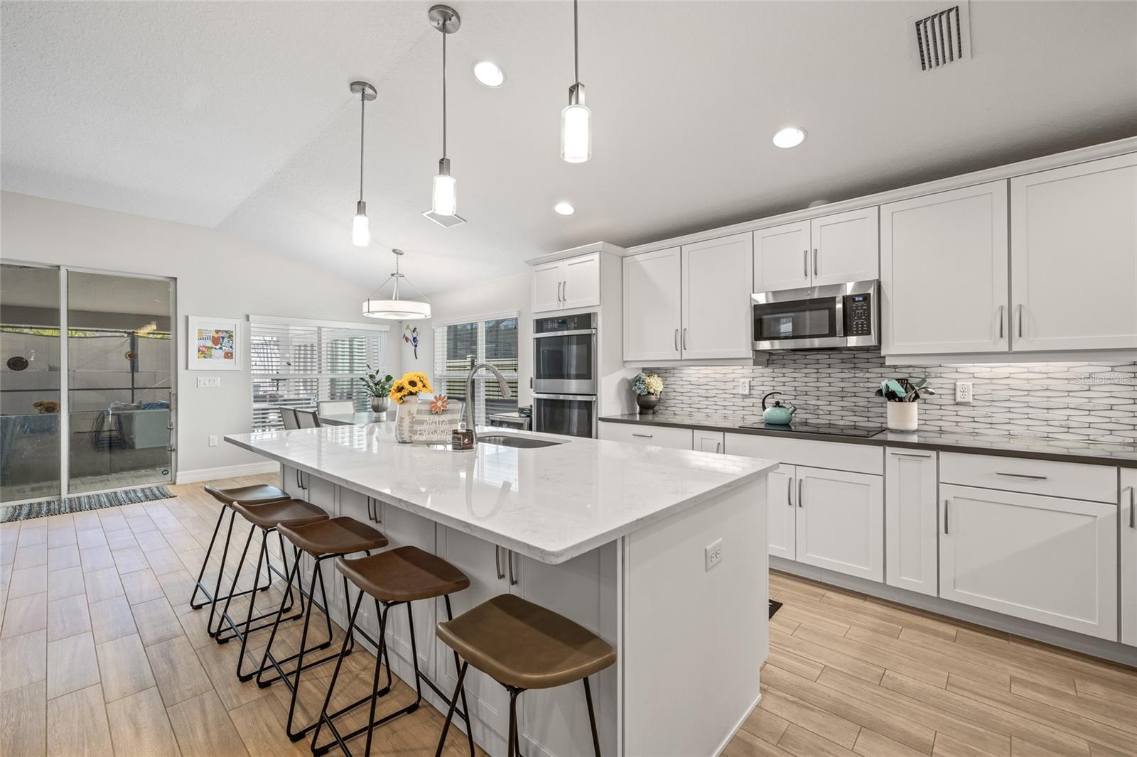 CARROLLWOOD LNDGS PH 2 - Residential