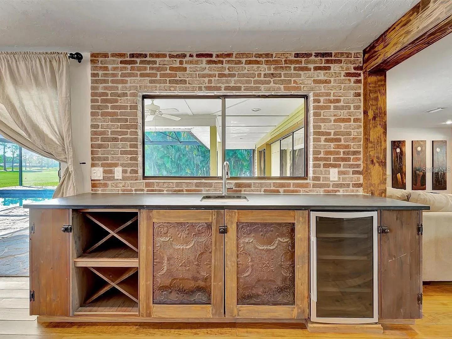 3803 AVENIDA MADERA