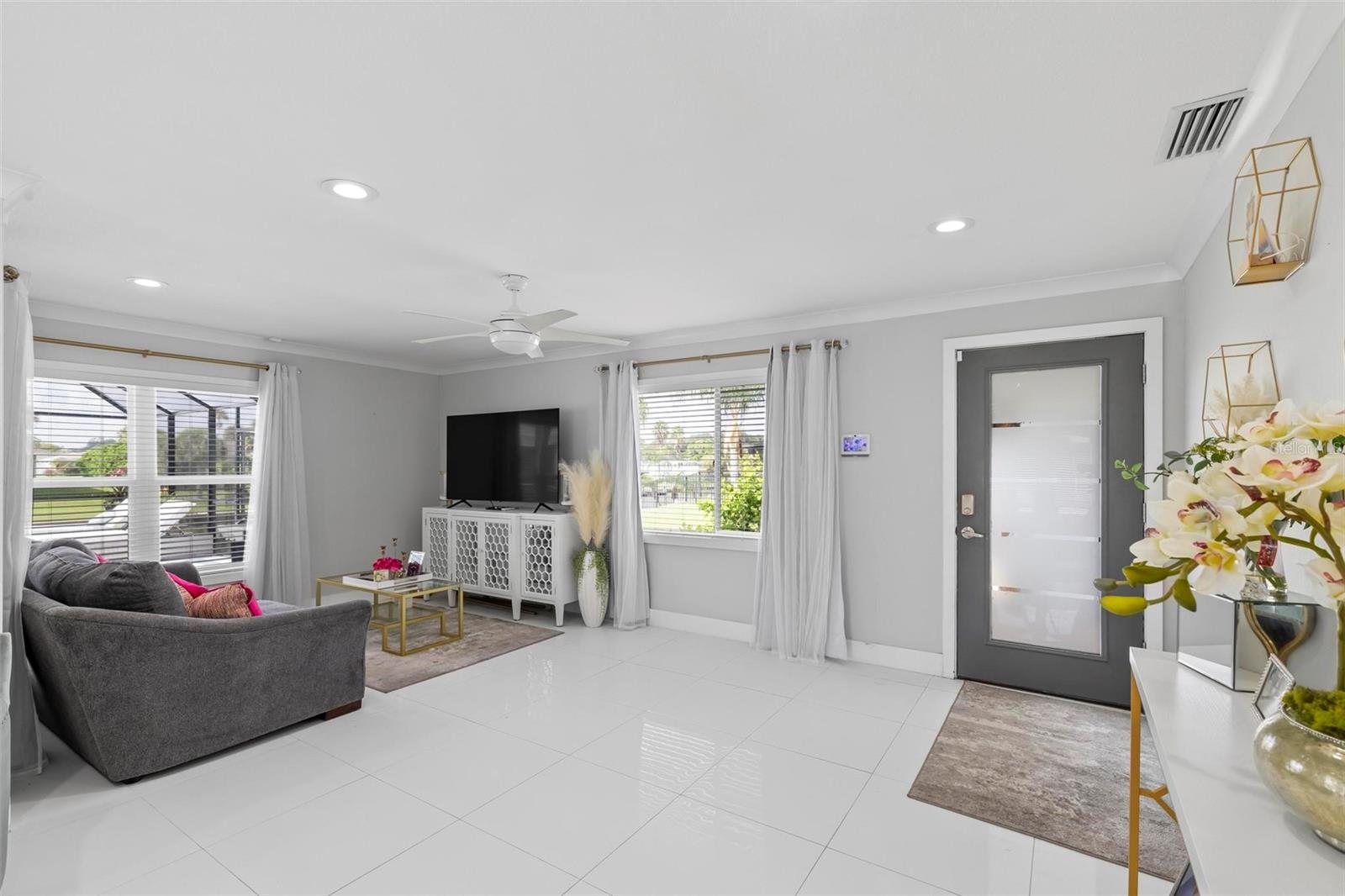 4 CARDWELL COURT