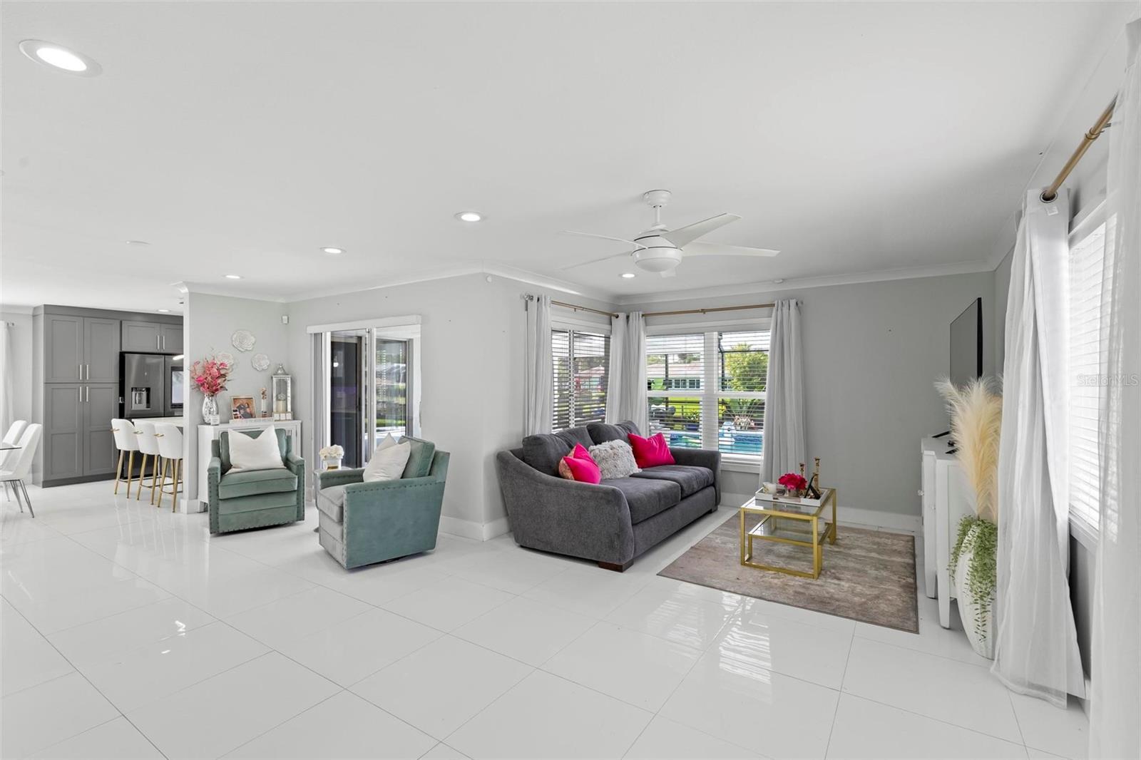 4 CARDWELL COURT