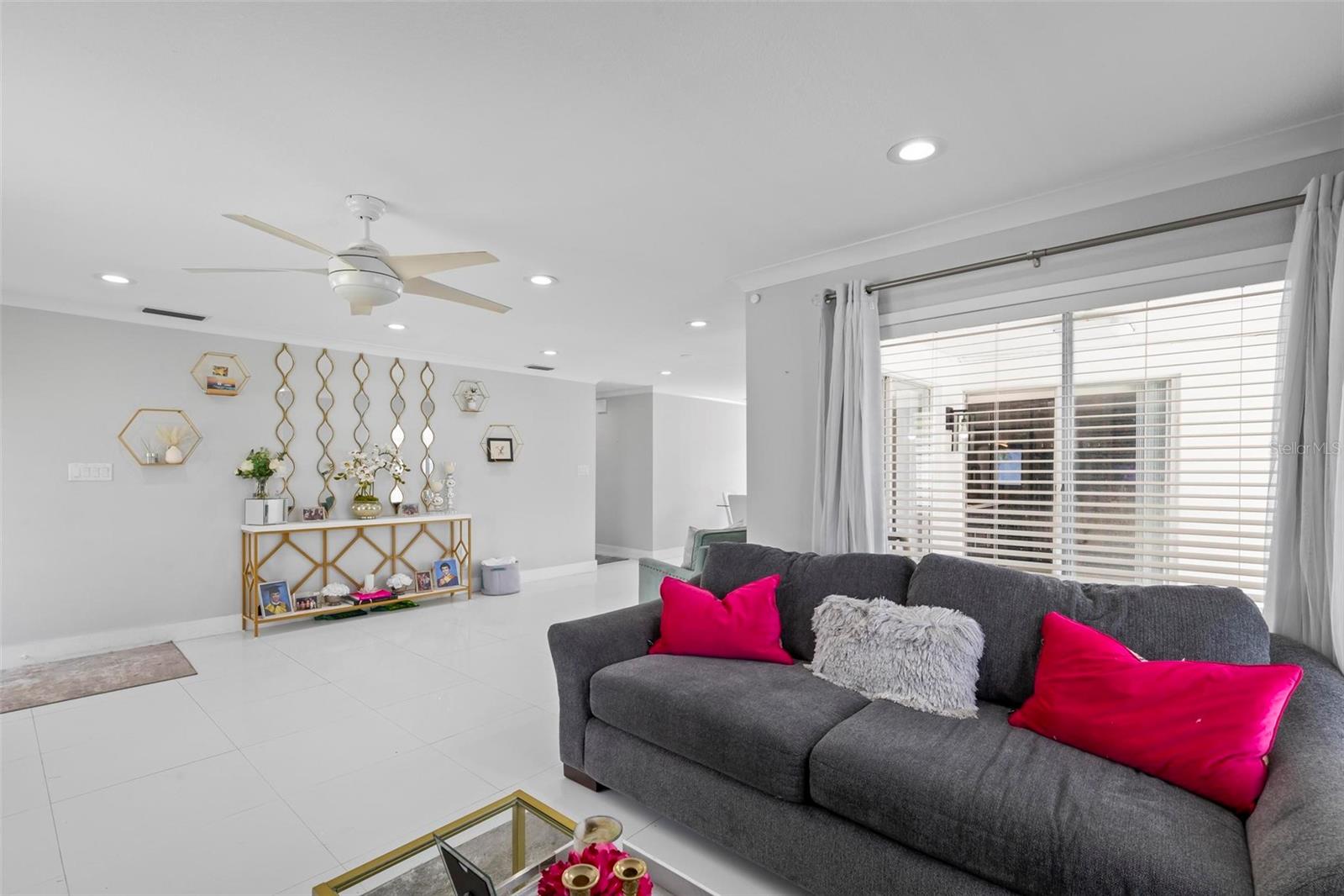 4 CARDWELL COURT