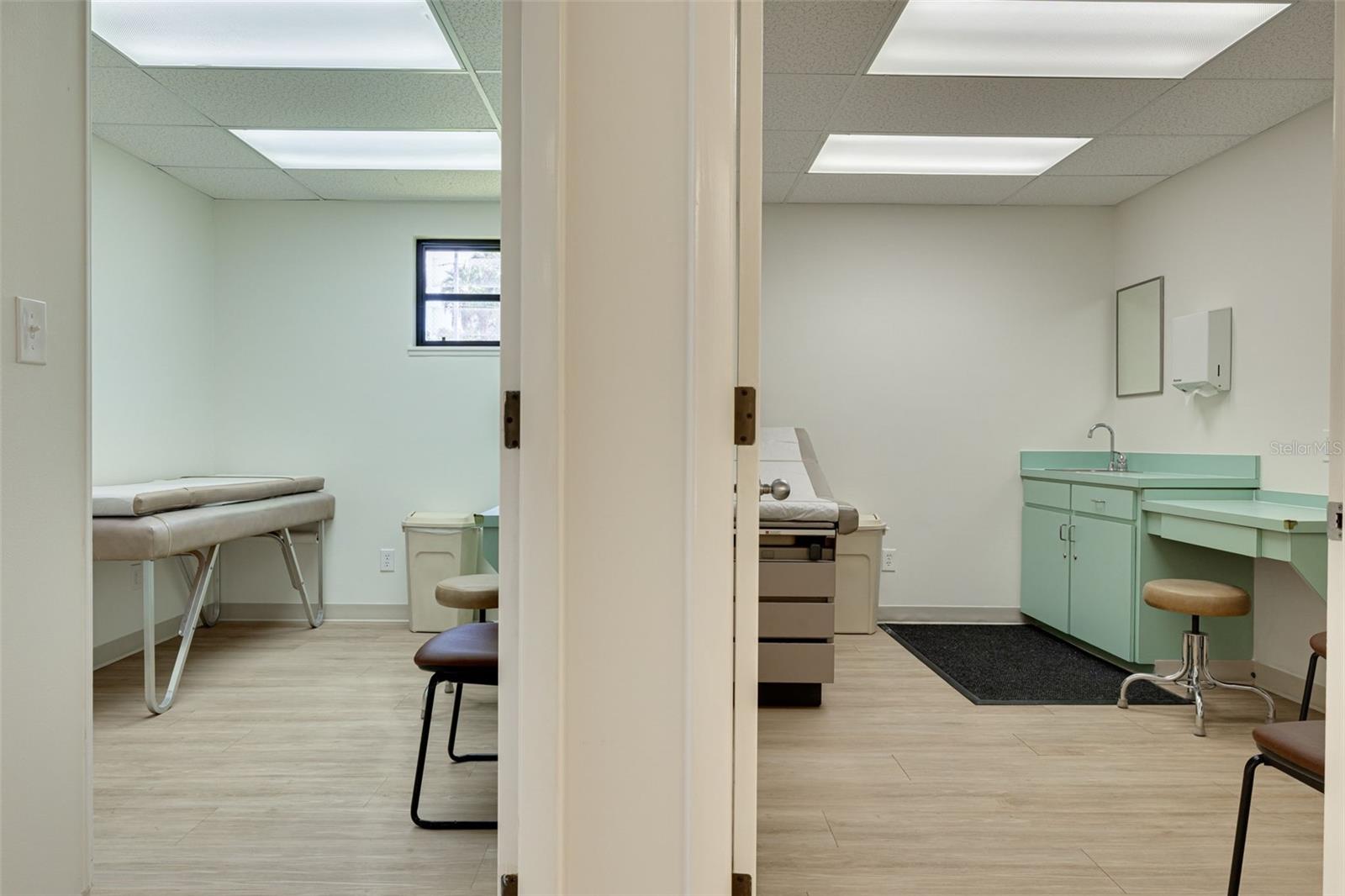 MAGNOLIA PARK - Commercial Lease