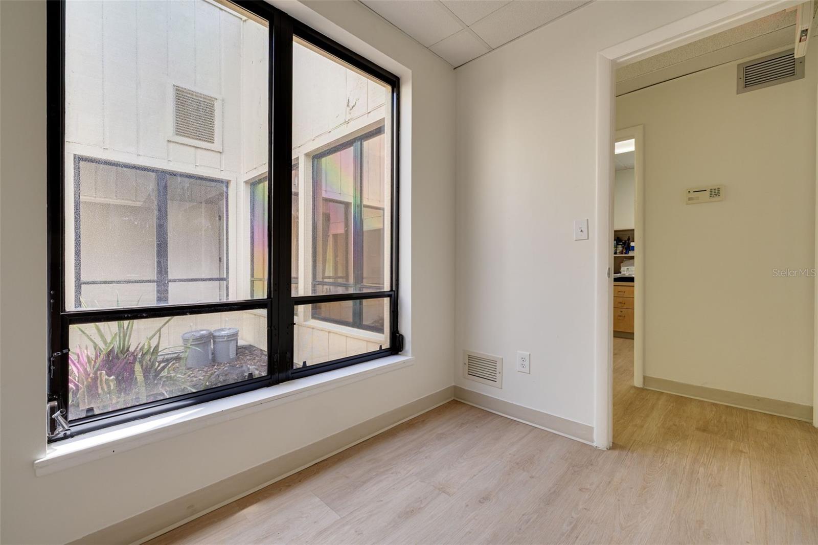 MAGNOLIA PARK - Commercial Lease