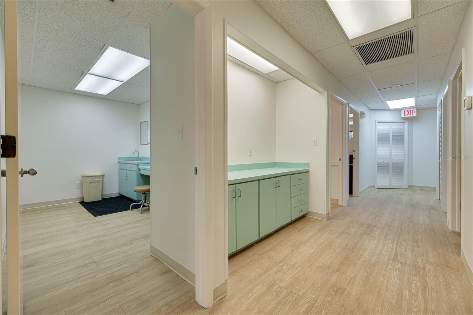 MAGNOLIA PARK - Commercial Lease