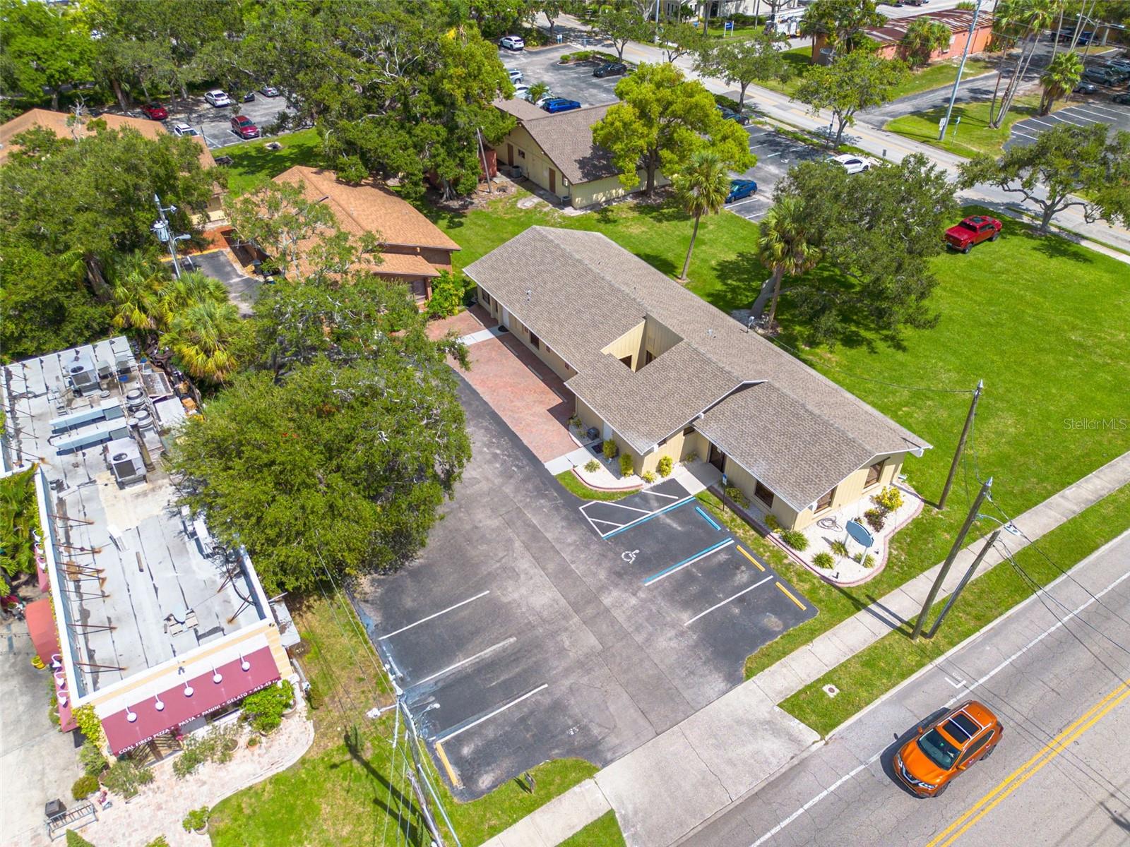 MAGNOLIA PARK - Commercial Lease