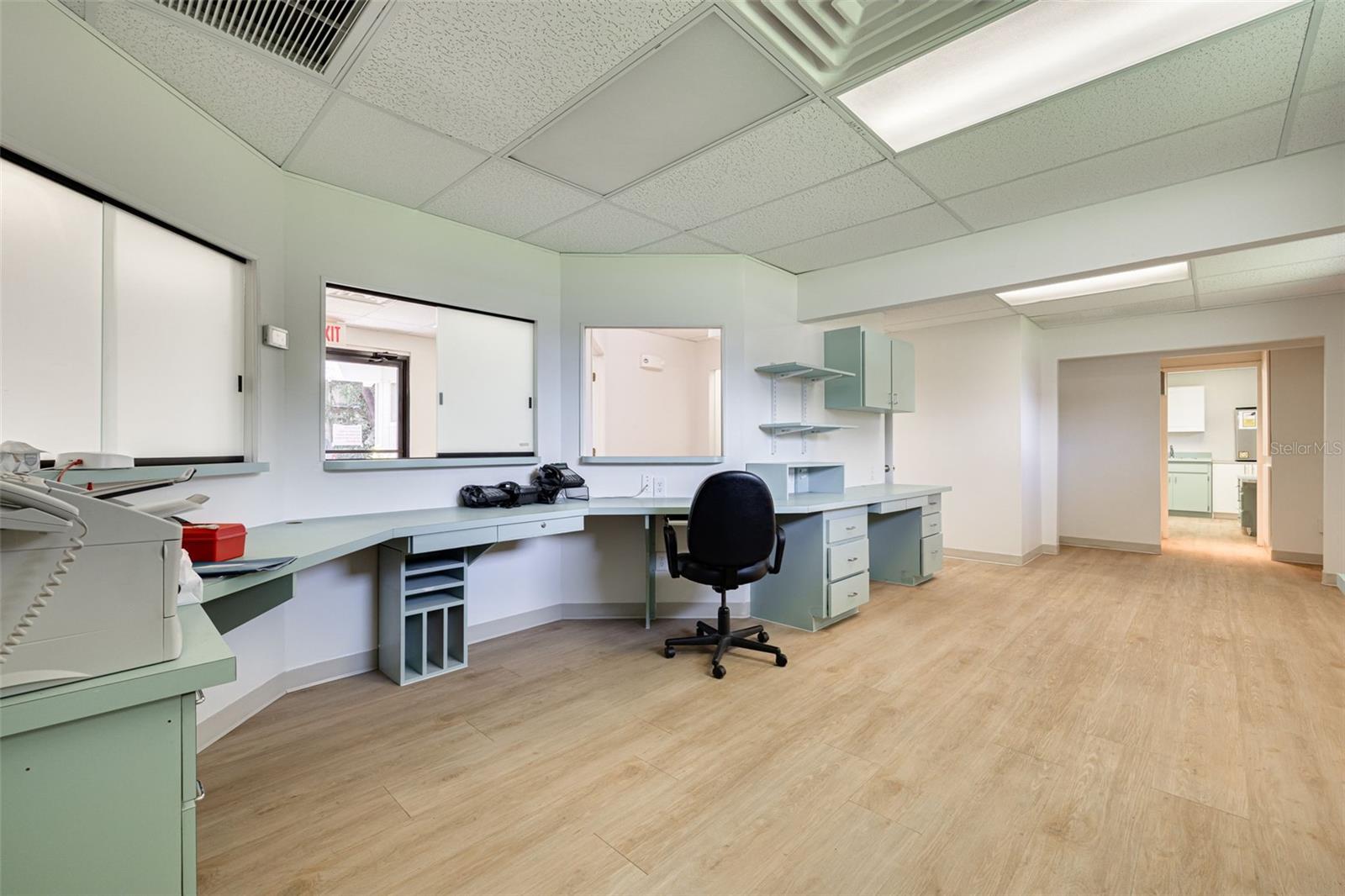 MAGNOLIA PARK - Commercial Lease