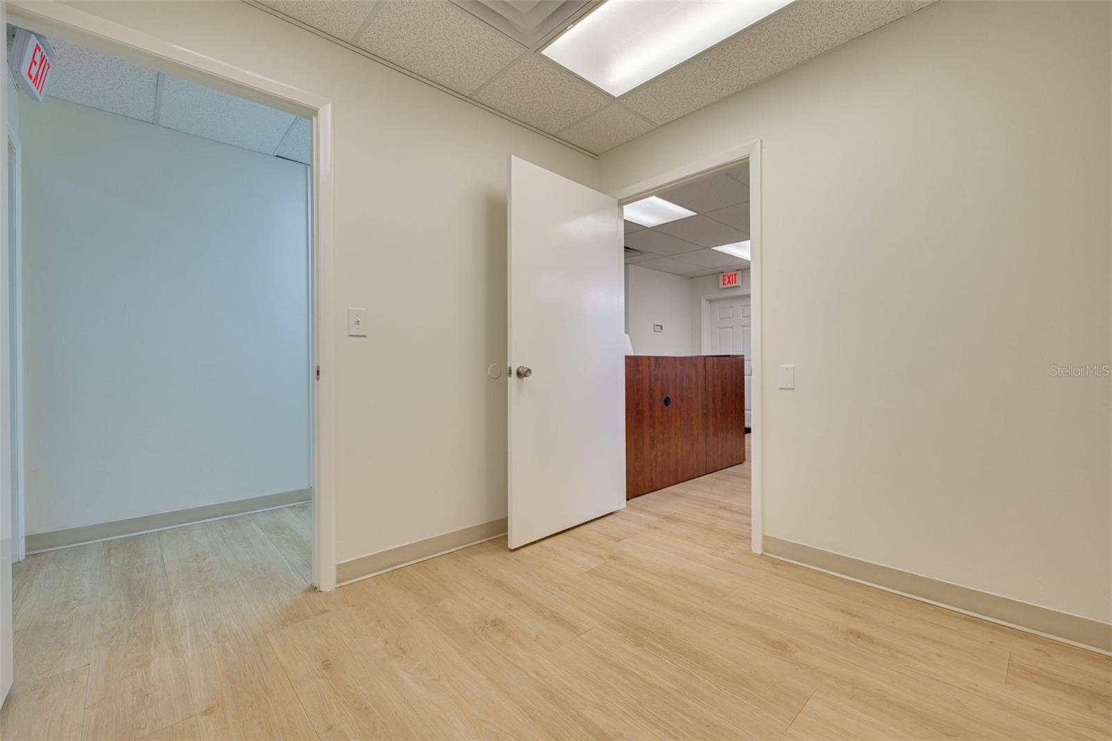 MAGNOLIA PARK - Commercial Lease