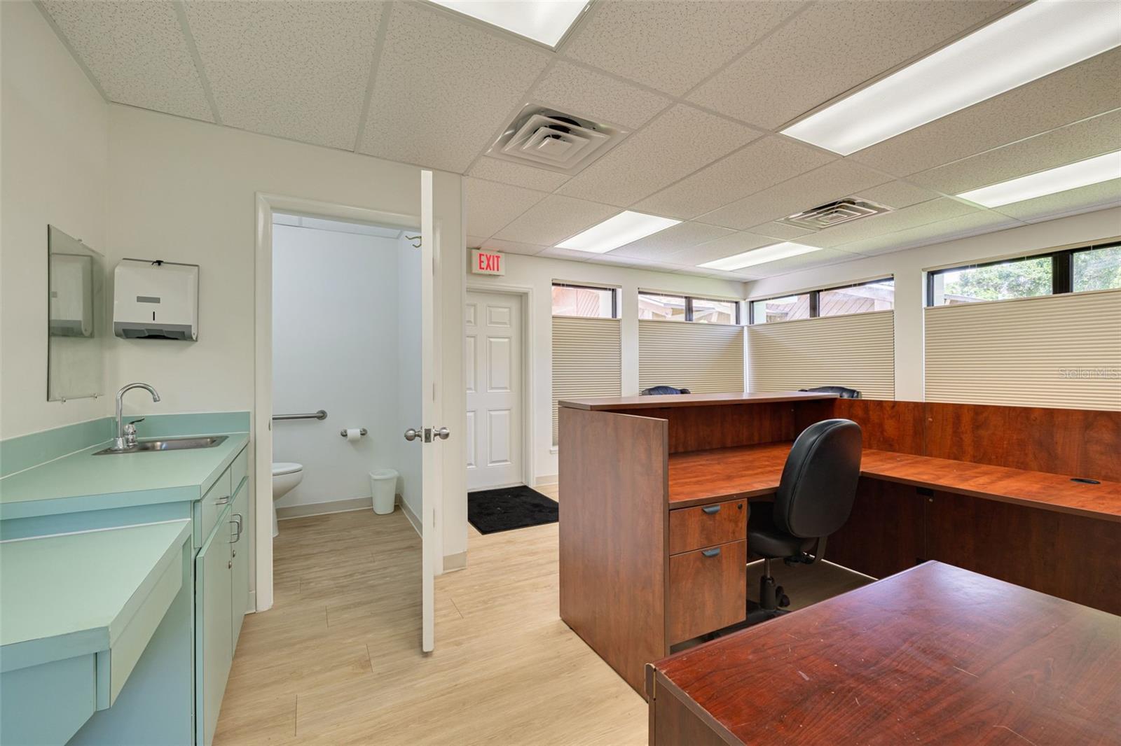 MAGNOLIA PARK - Commercial Lease