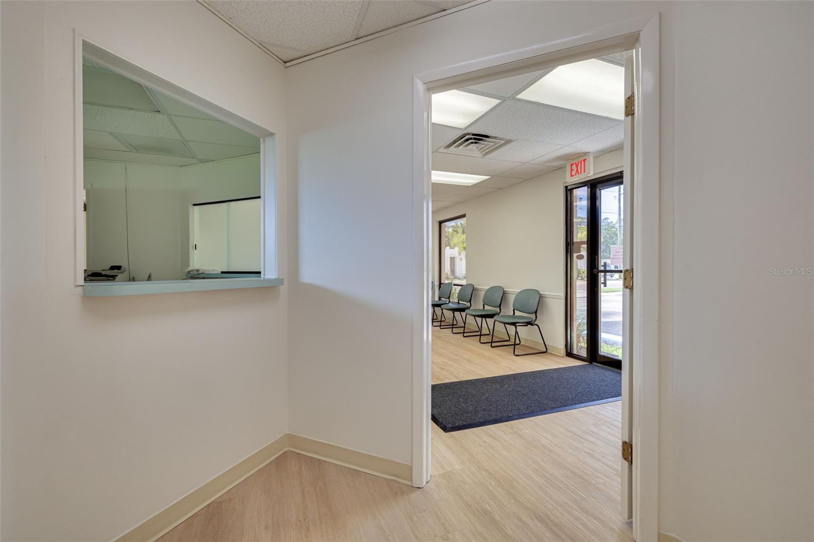 MAGNOLIA PARK - Commercial Lease