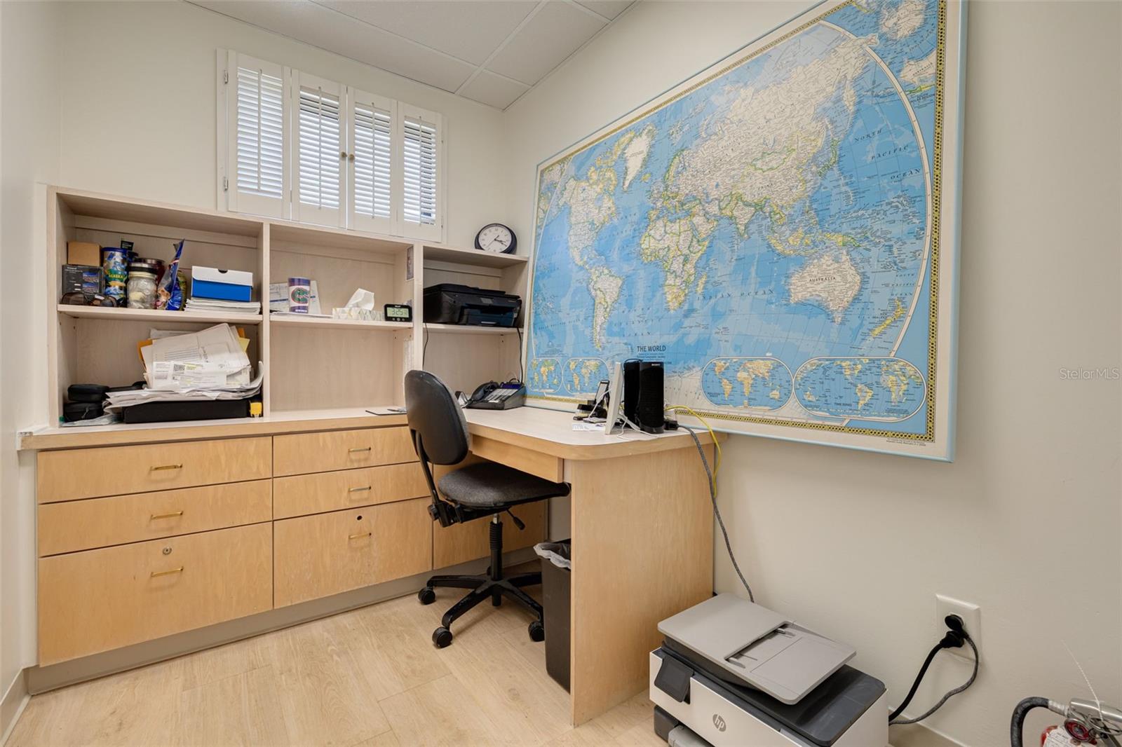 MAGNOLIA PARK - Commercial Lease