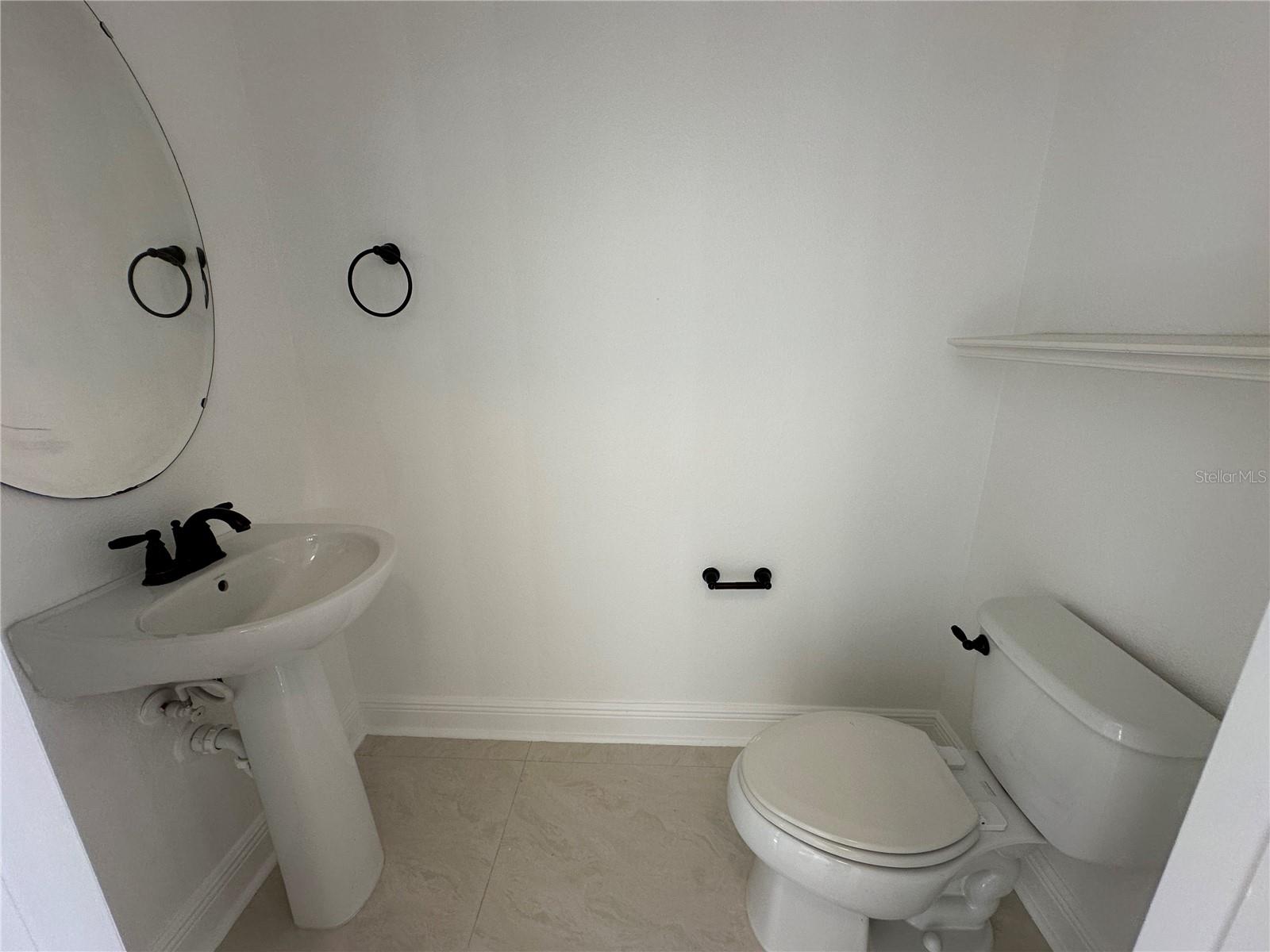 SUMMERLAKE PD PH 1B - Residential Lease