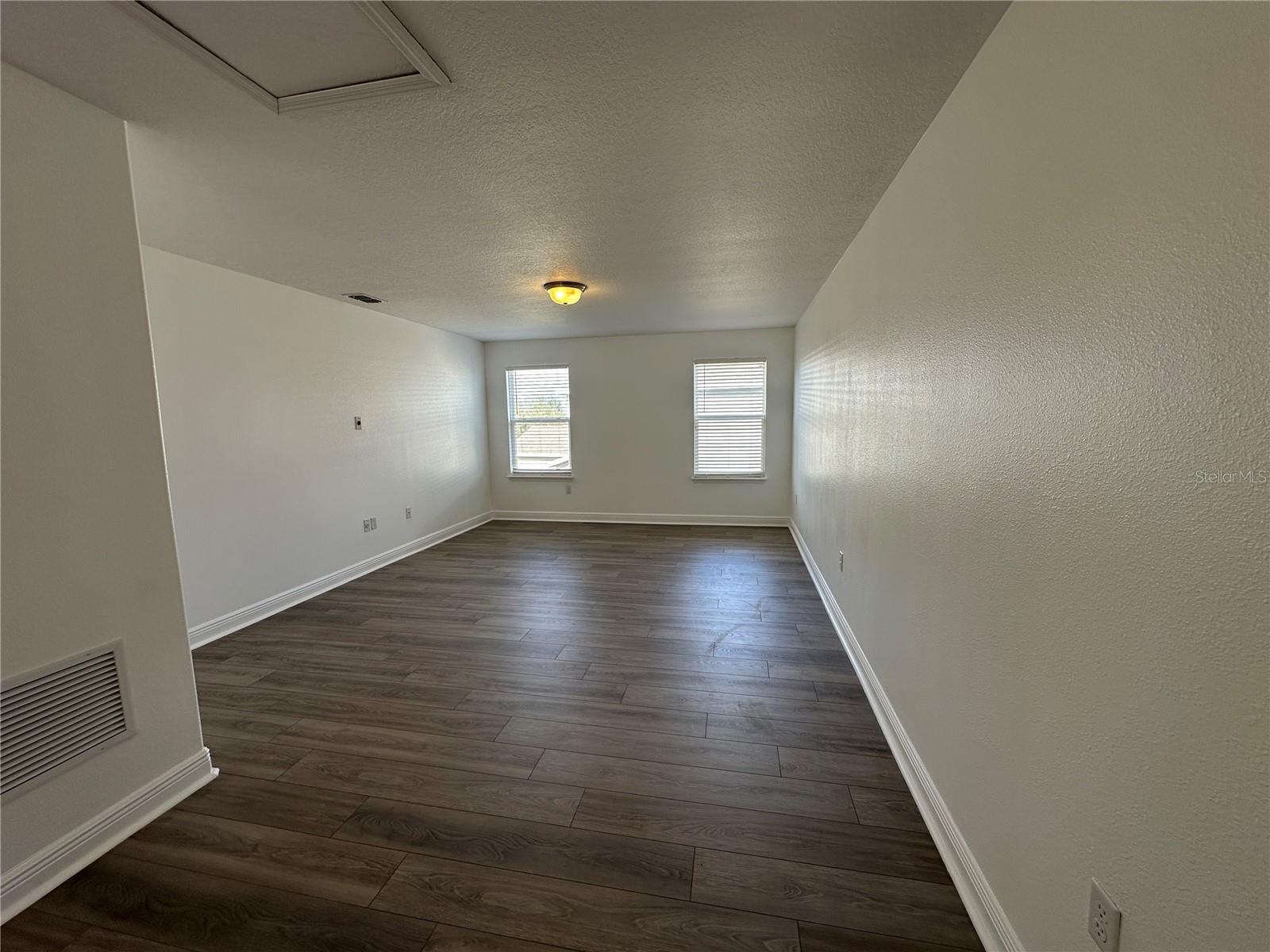 SUMMERLAKE PD PH 1B - Residential Lease