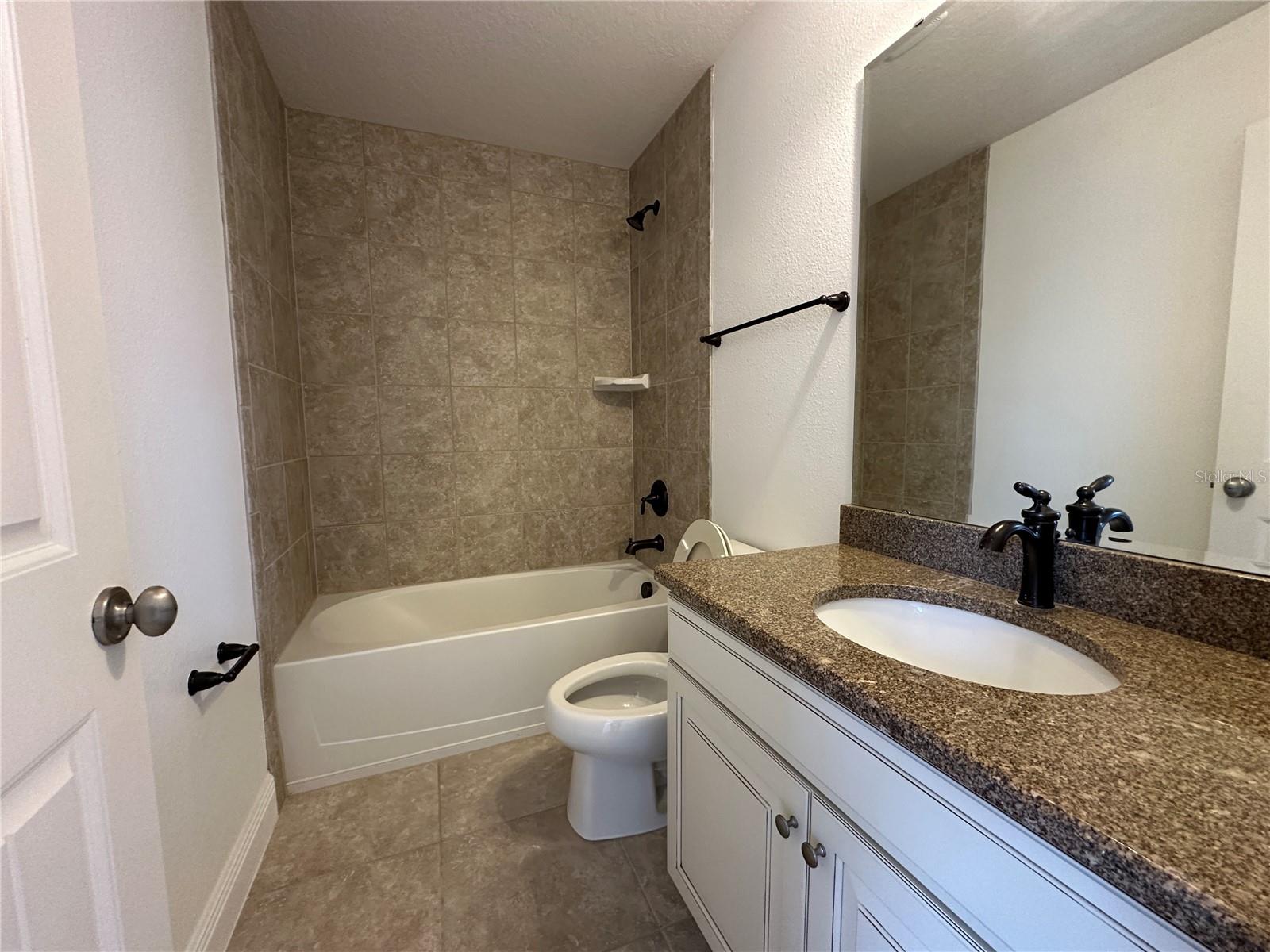 SUMMERLAKE PD PH 1B - Residential Lease