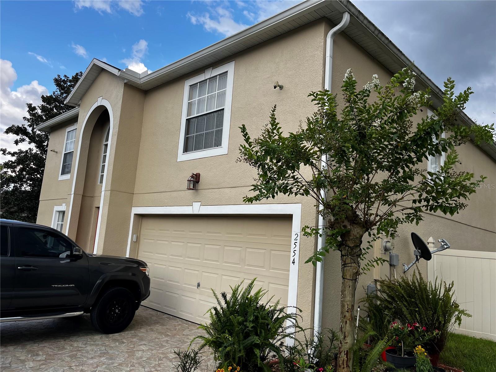 2554 PALMETTO RIDGE CIRCLE