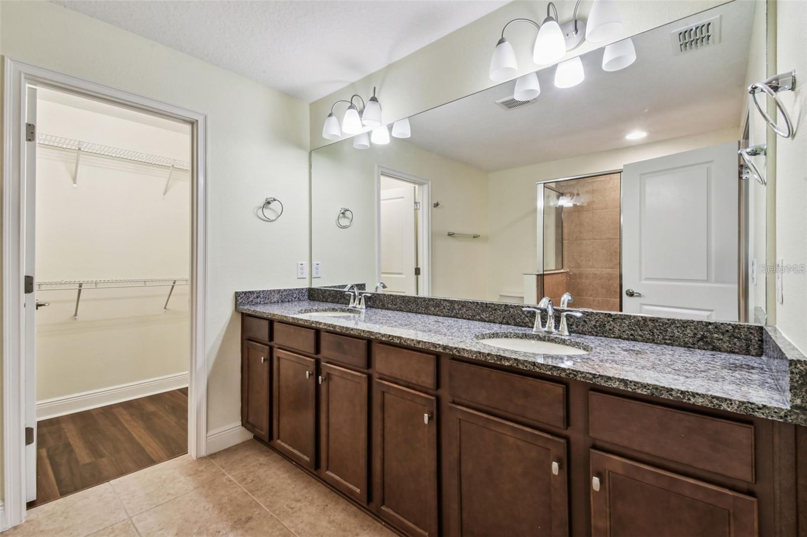 LAKESHORE PRESERVE - Residential