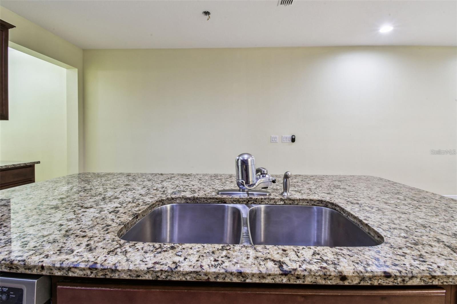 LAKESHORE PRESERVE - Residential