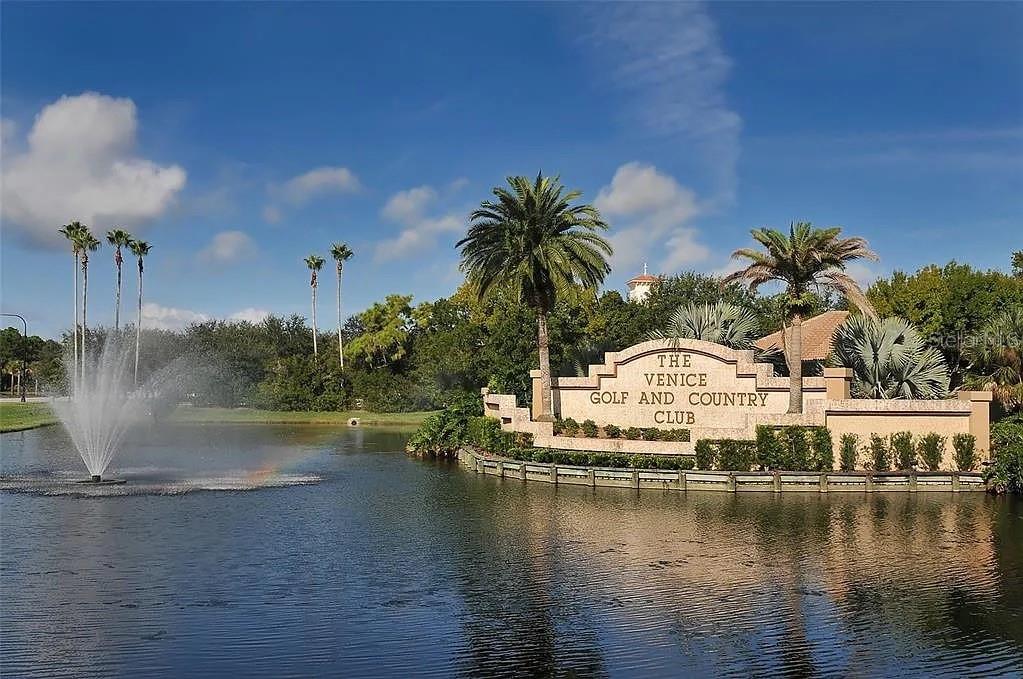 VENICE GOLF & COUNTRY CLUB - Residential