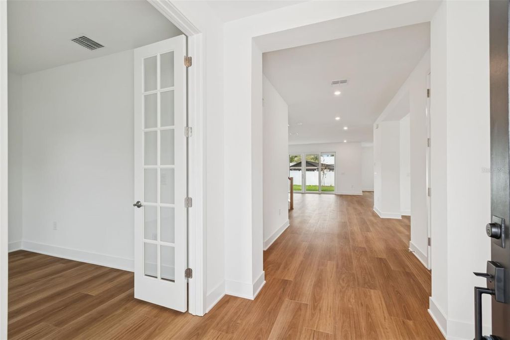 Photo of 804 W Peninsular Street, Tampa, FL 33603 (MLS # TB8471520)